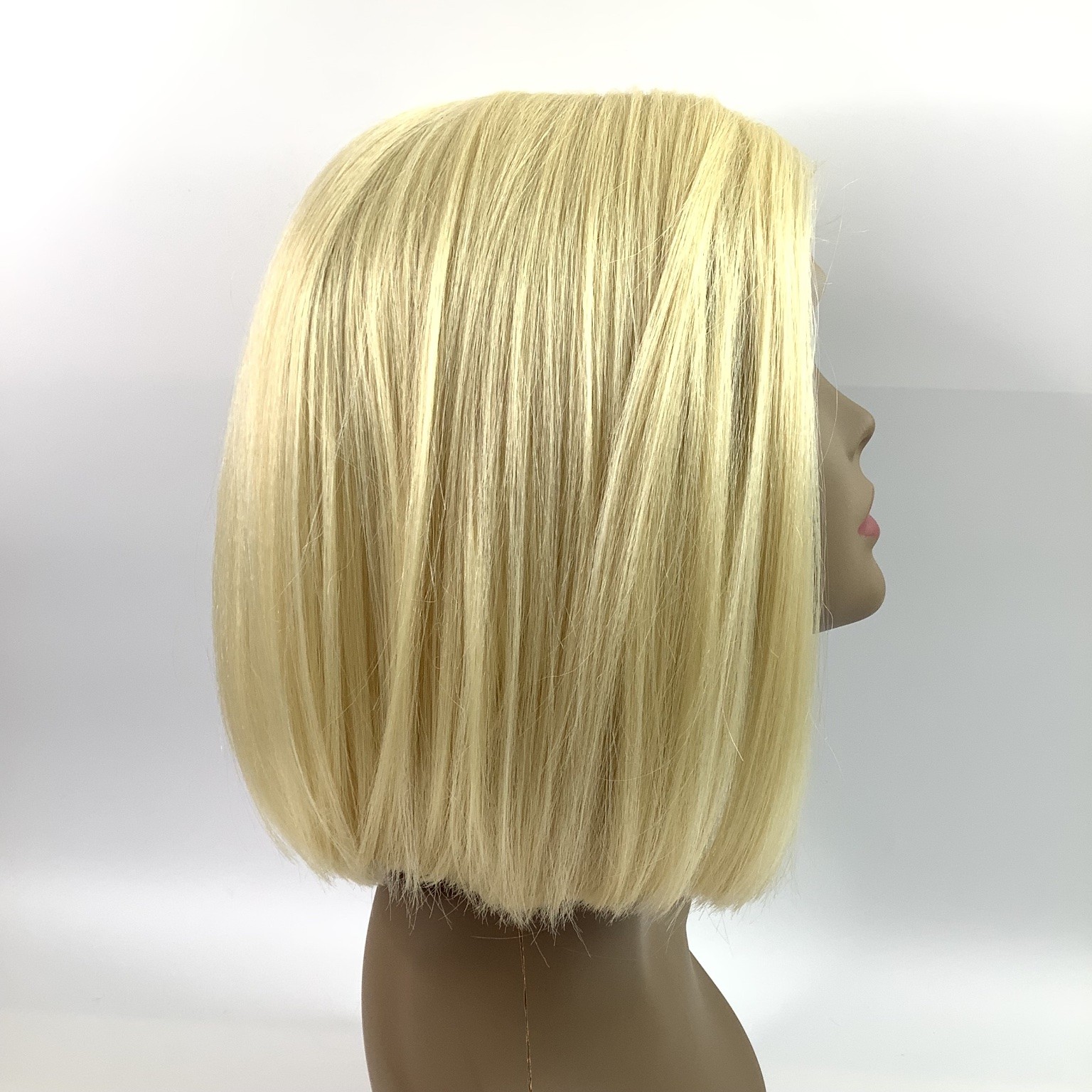 Outre SleekLay Part PERI Lace Front Wig 10″ Color 613 Blonde