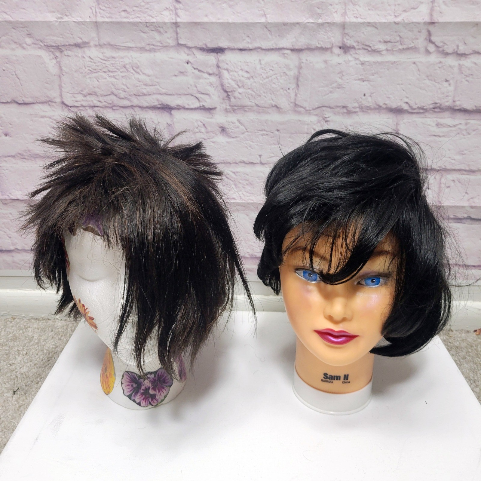 Lot 23 Pre-Owned Mixed Wigs Short Black Brunette Curly Vanessa Foxy Silver *READ