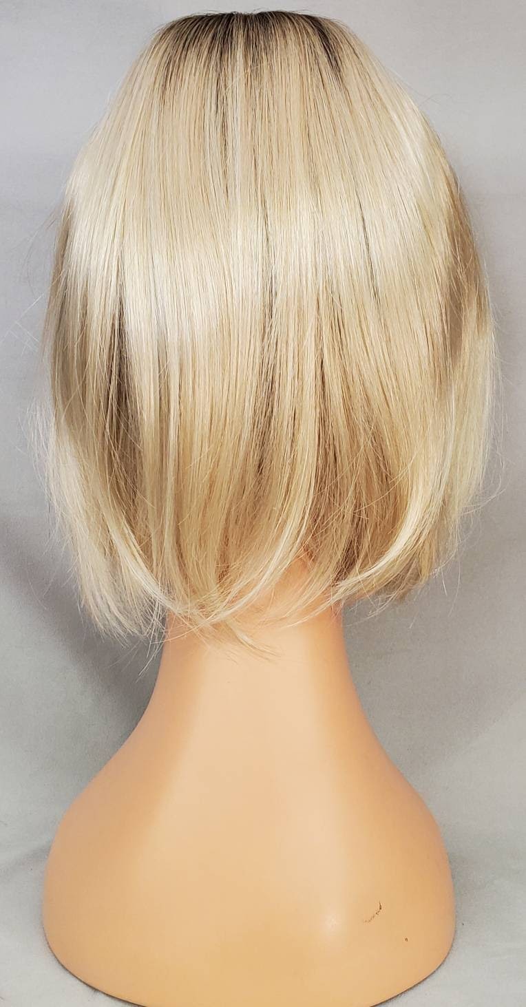 Astrid 1026 Rene of Paris synthetic wig color Champagne-R NWT display