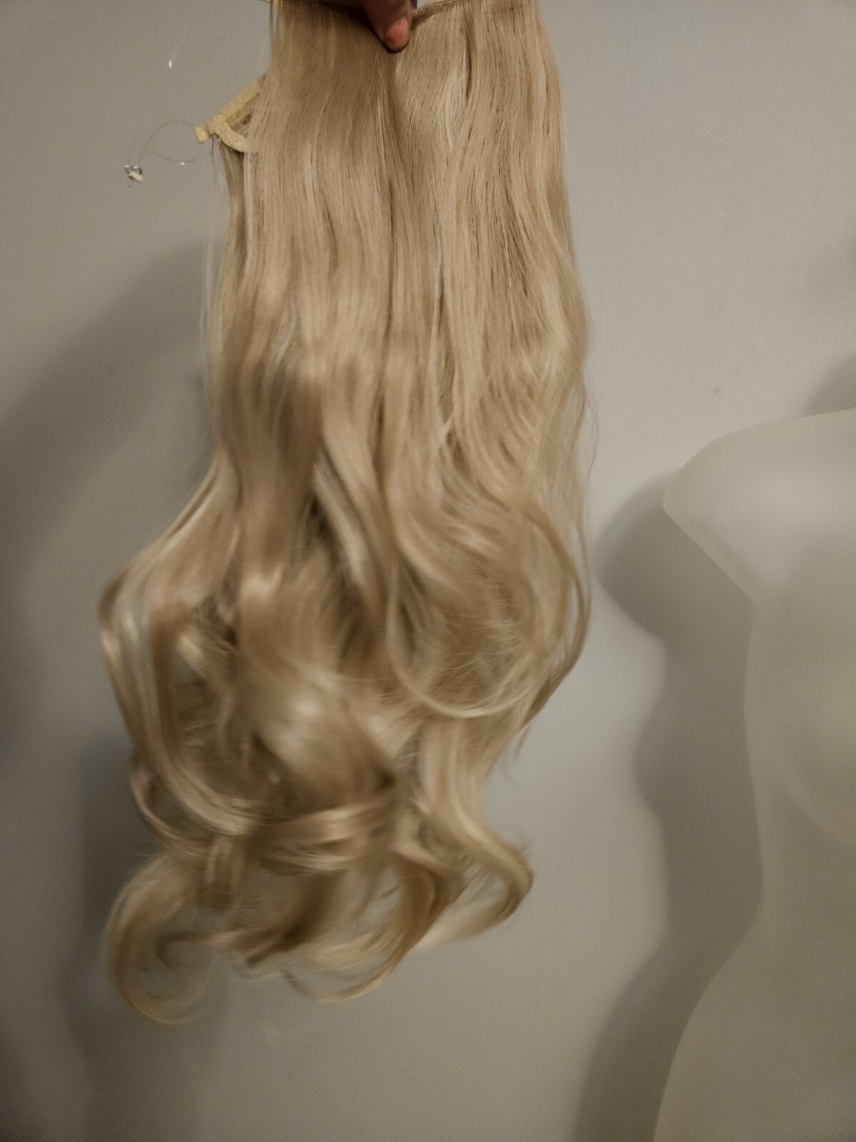 BEAUTIFUL Blonde One Hairpiece Invisible Extensions Wavy Hair