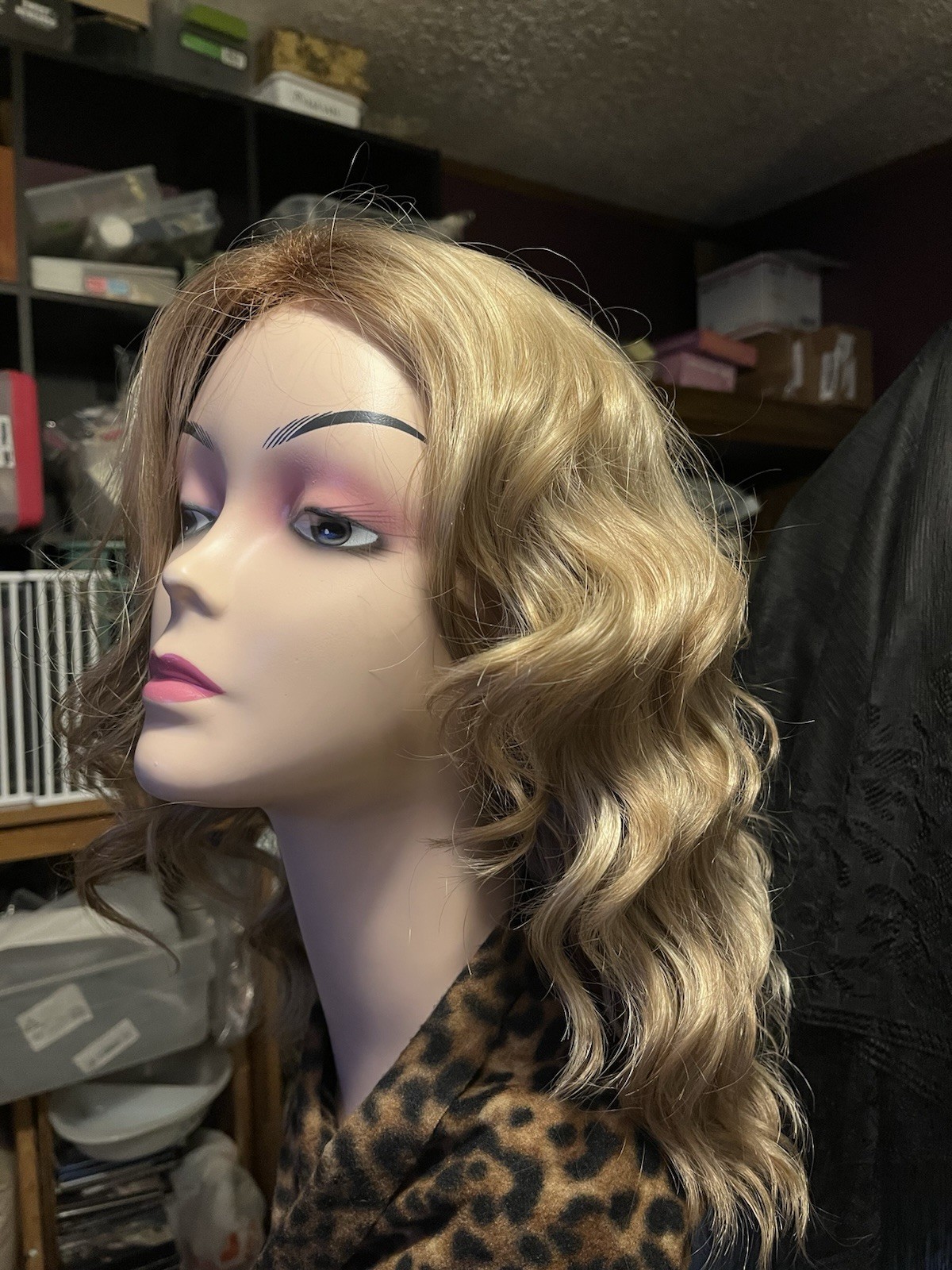 wig 17″ monofilament blond waves classic adjustable cap nwot #1600