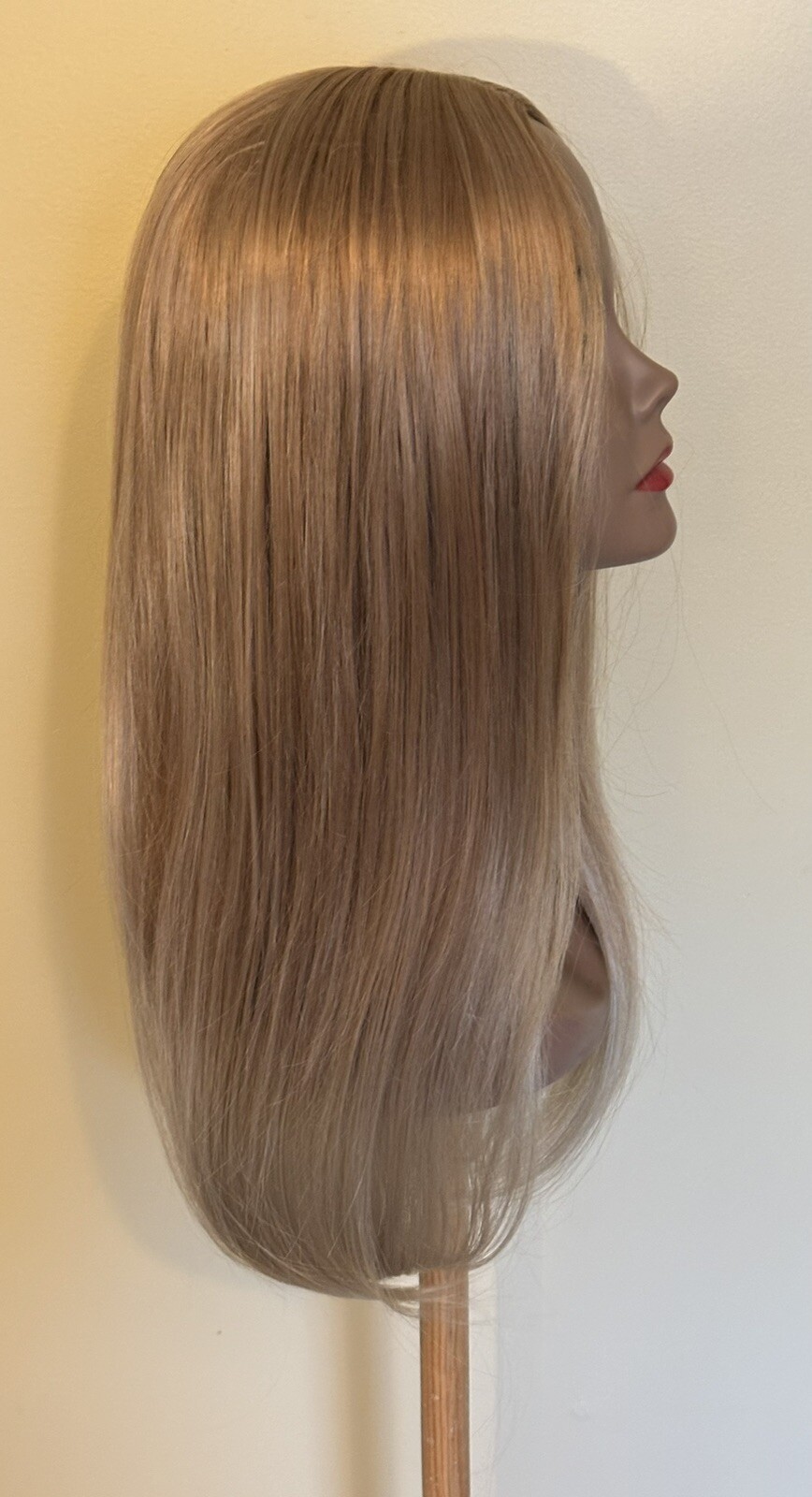 22” Long Synthetic Wig Blonde Sz Average Adjustable Center Skin Part Clean J-11