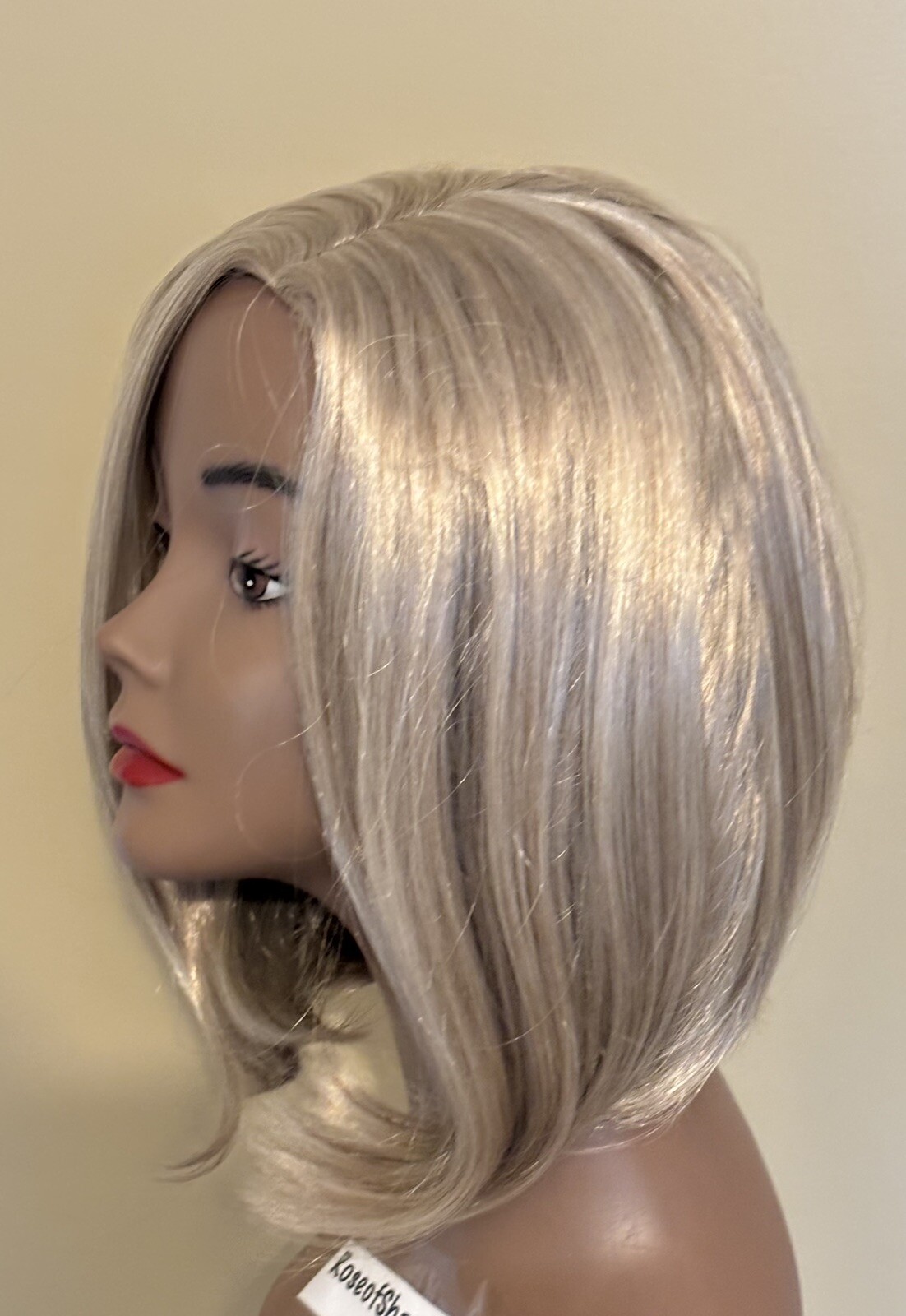 NEW! Wig Shoulder Length Bob Center Skin Part Blond Size Average 10-22