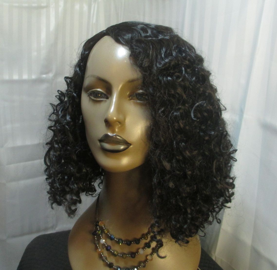 Med long curly wig right skin part color black 1B cute very curly & thick New