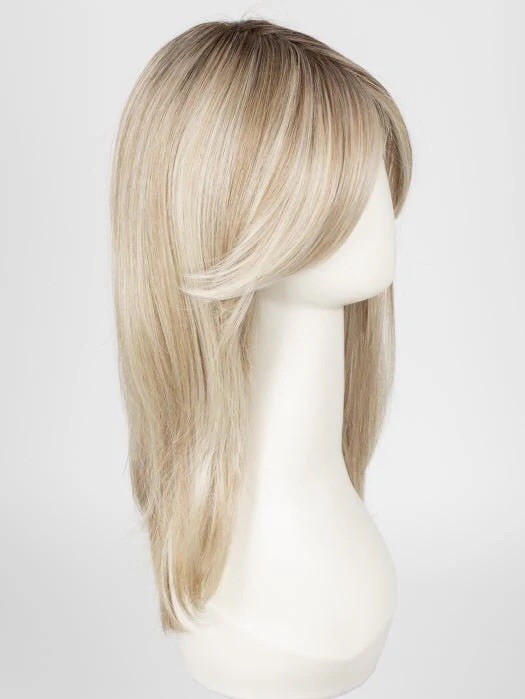 NEW IN BOX RAQUEL WELCH WIG SPOTLIGHT ELITE SHADED BISCUIT RL19/23SS HAND TIED