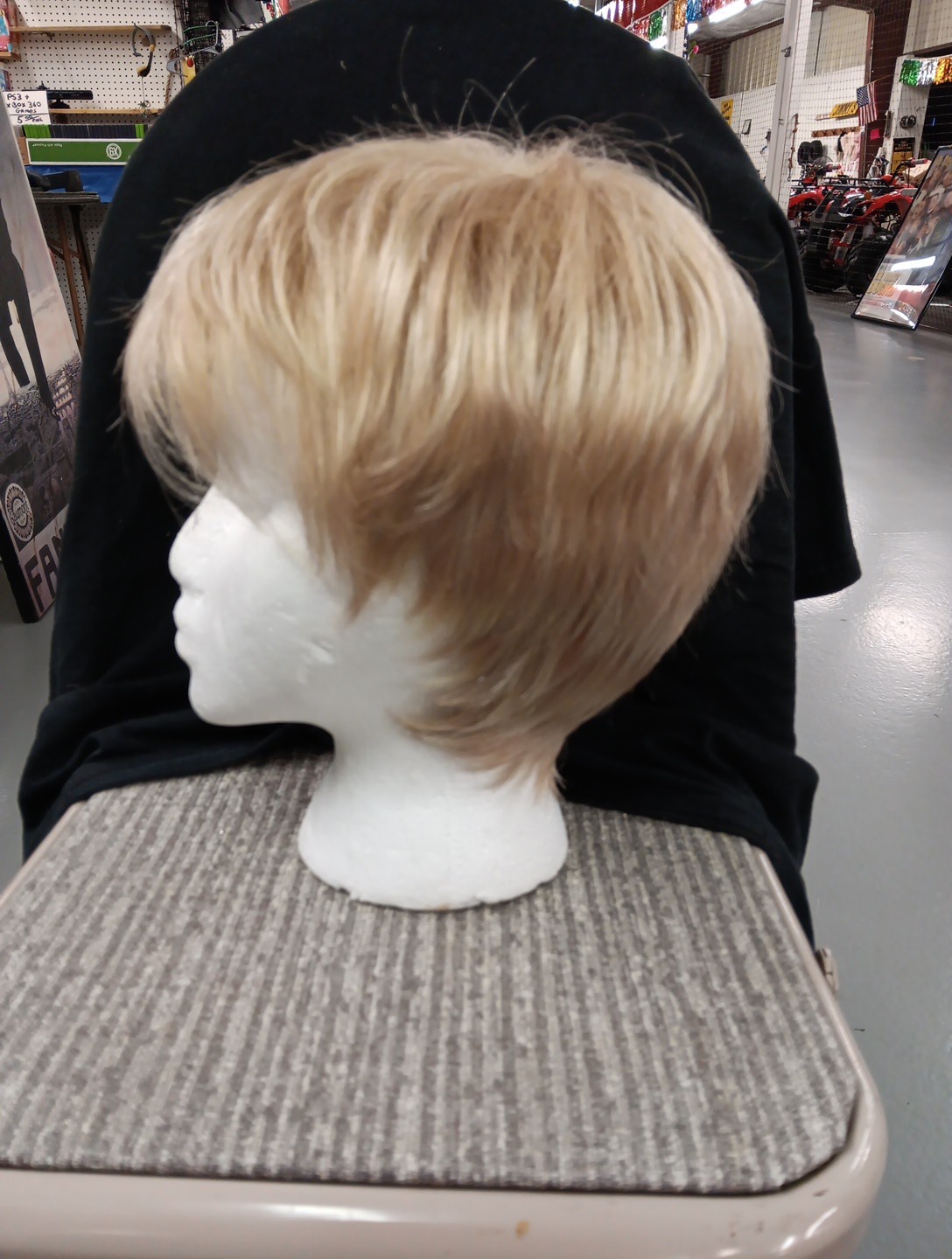 Envy Short Blonde Wig 100% Kanekalon Fiber Stretch Low And High Lites Adjustable