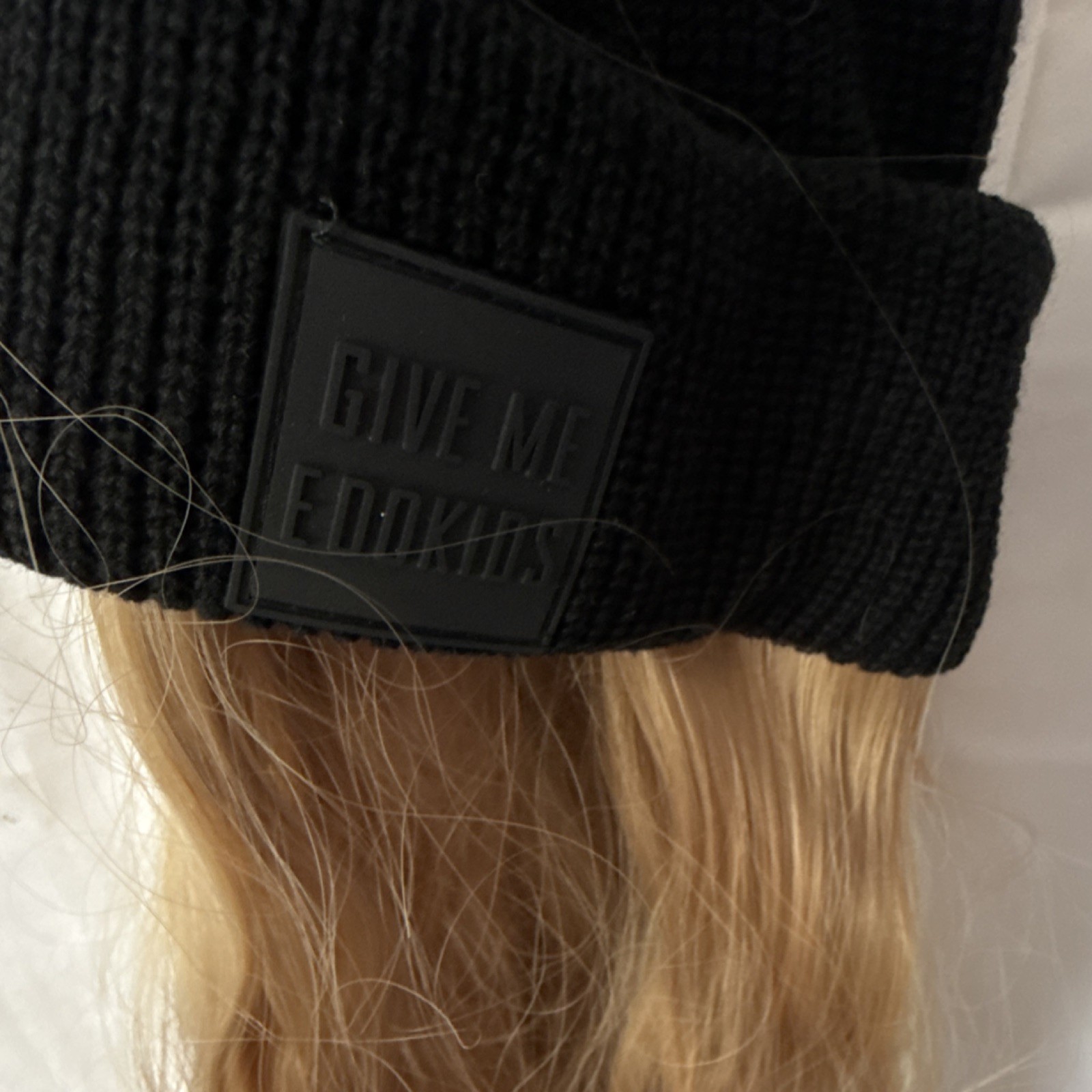 GIVE ME EDOKKIS Blond Wavy Wig with Black Cap Adult Synthetic Hairpiece