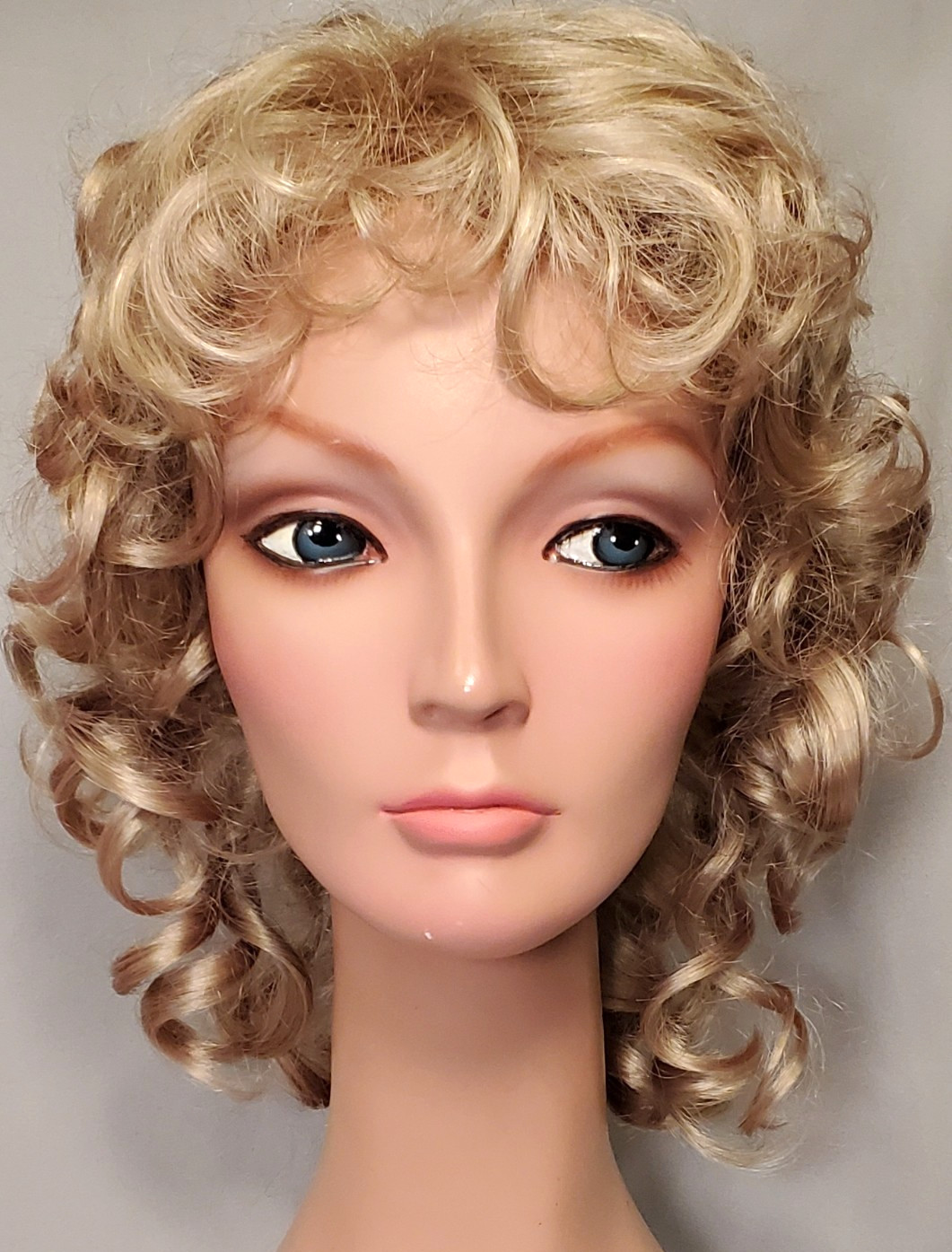 Beverly Hills Tony of Beverly Curly synthetic wig Color 24 NWOT display