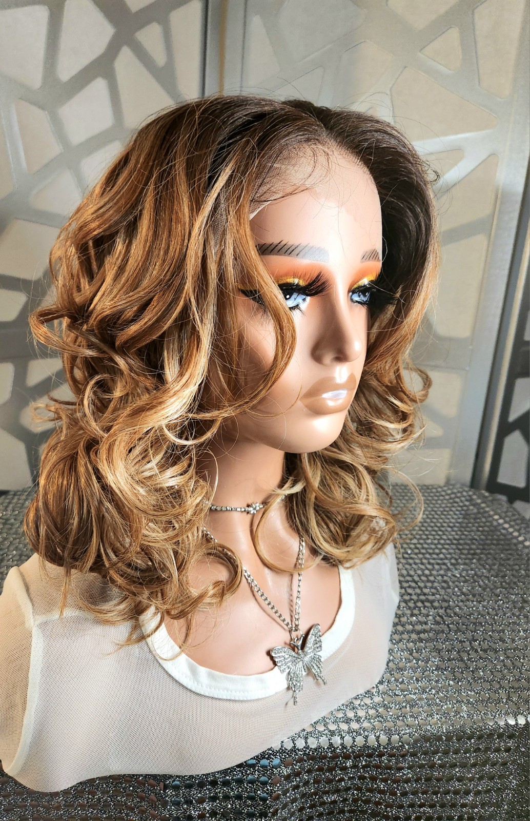 Ombre Strawberry Blonde Curly Wig Freeparting 13×4 Lace Human Blend Loose Wave