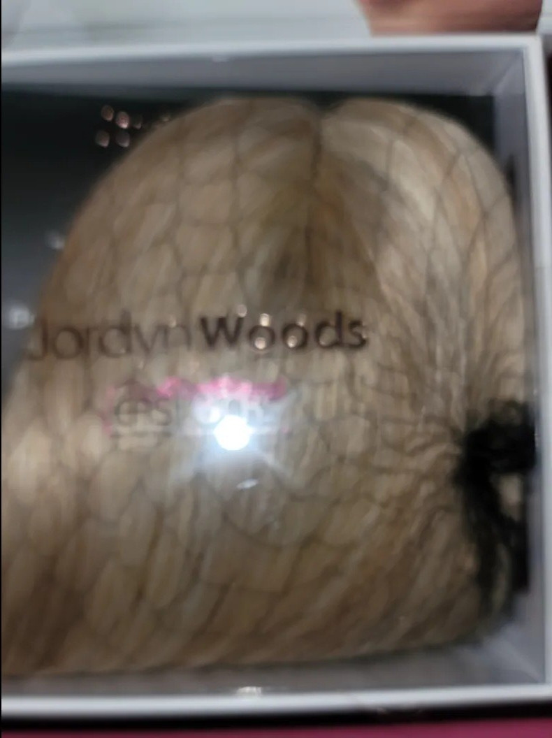 JORDYN WOODS X EASILOCKS “THE FRINGE” CLIP-IN HAIR EXTENSION – MALIBU BLONDE