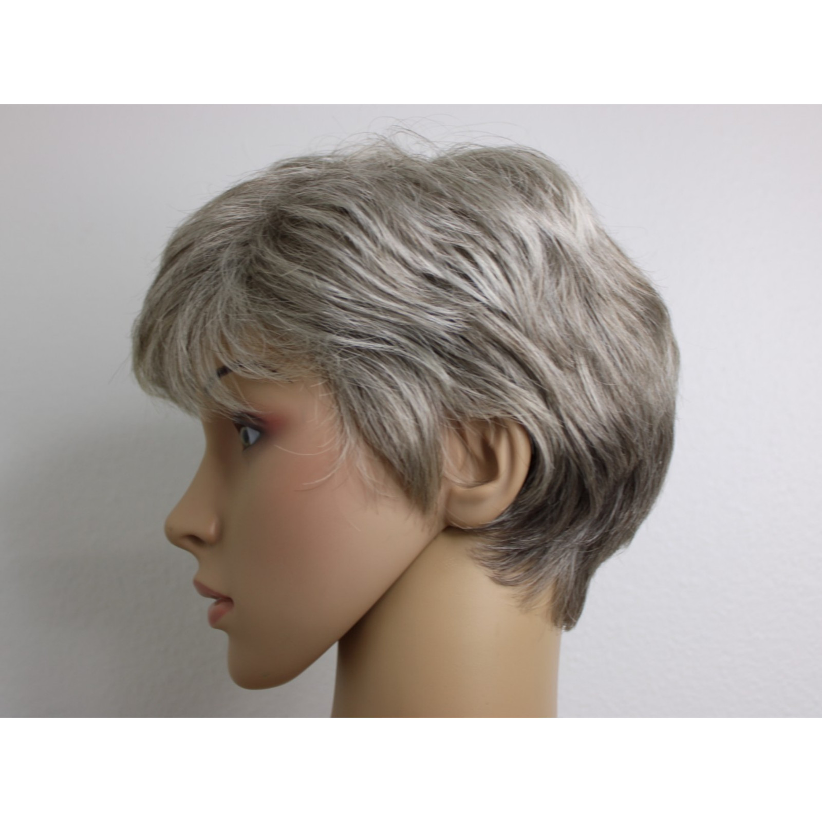 Estetica Short Wig Silver Gray R51