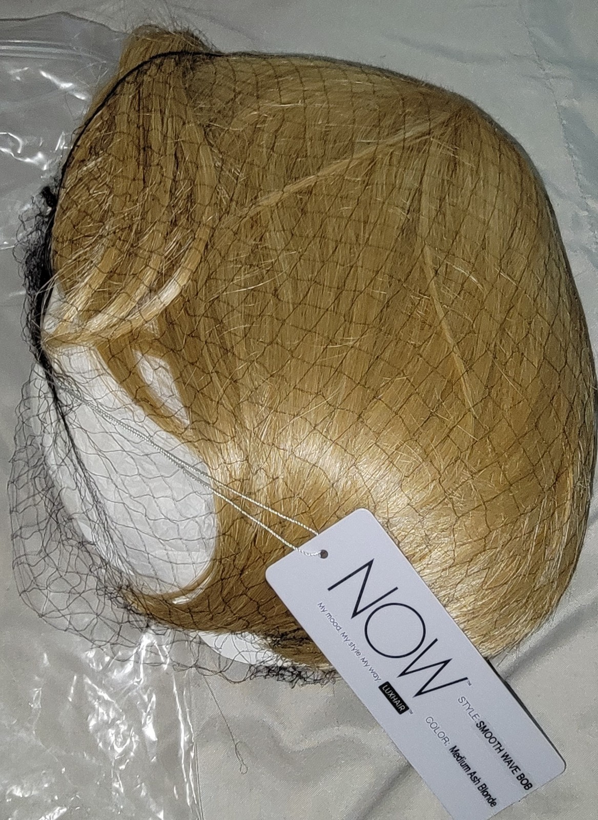 NOW LUXHAIR Smooth Wave Bob Wig Medium Ash Blonde Hair NWT NEW FREE SHIP