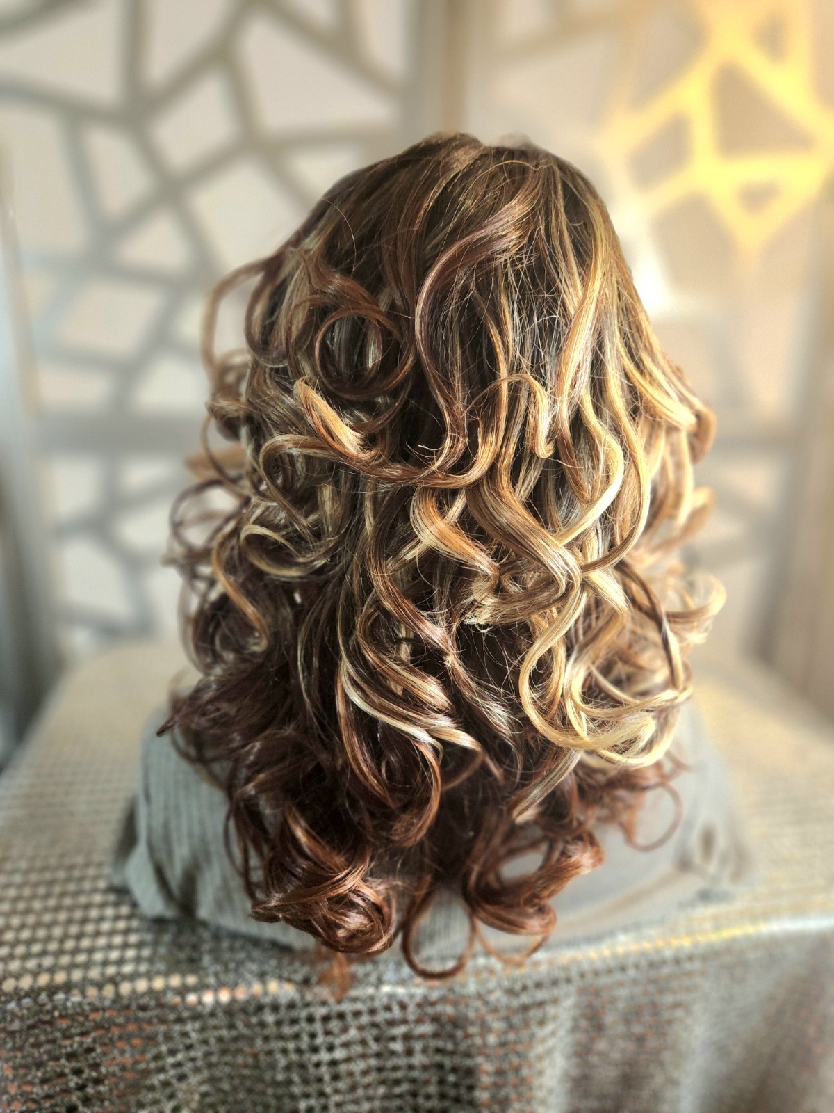 Curly Loose Wave Ombre Brown Blonde Wig Lace Front Balayage Highlights Auburn