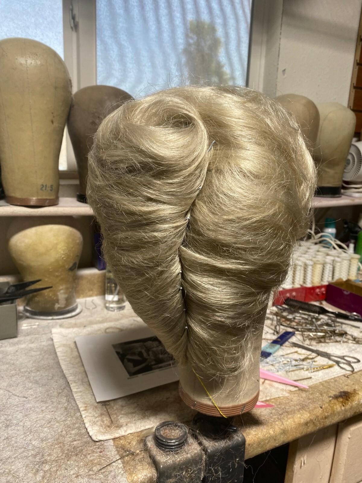 **EMPRESS BIANCA WIG DRAG QUEEN L creamy blonde french classic twist wig