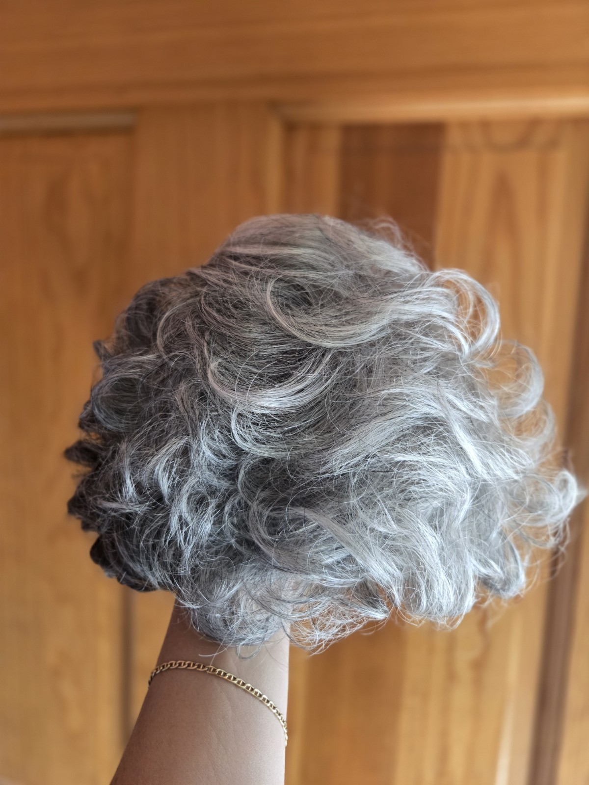 Tony Of Beverly Elura Blend Wig Petite Fina Short Grey Ombre Wavy 56F51F44 NIB