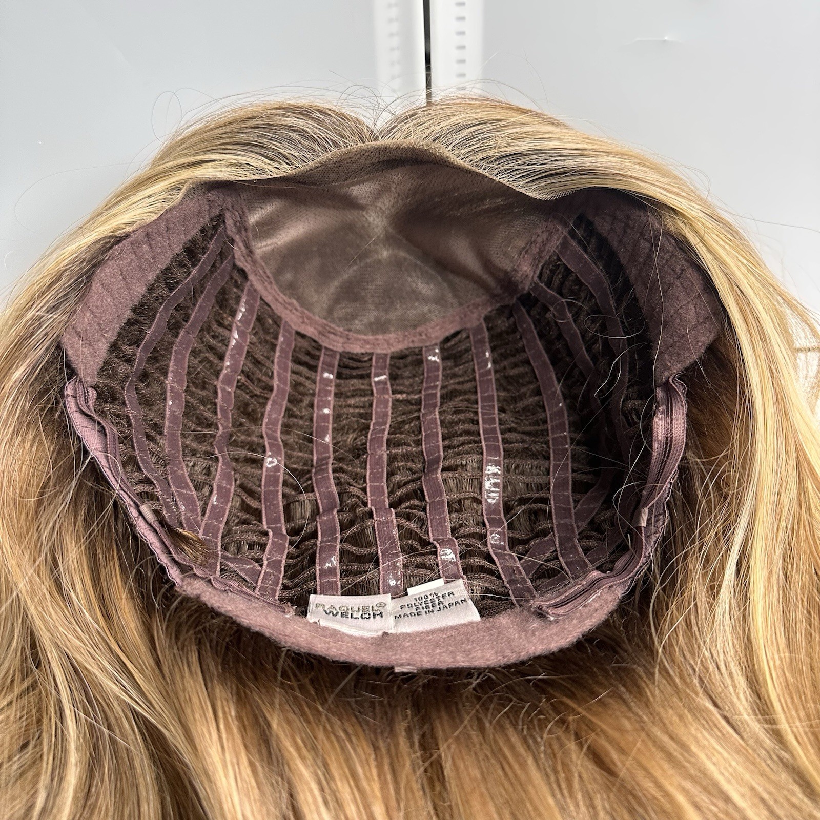 Raquel Welch Wig, RL14/25SS Average SS Honey Ginger