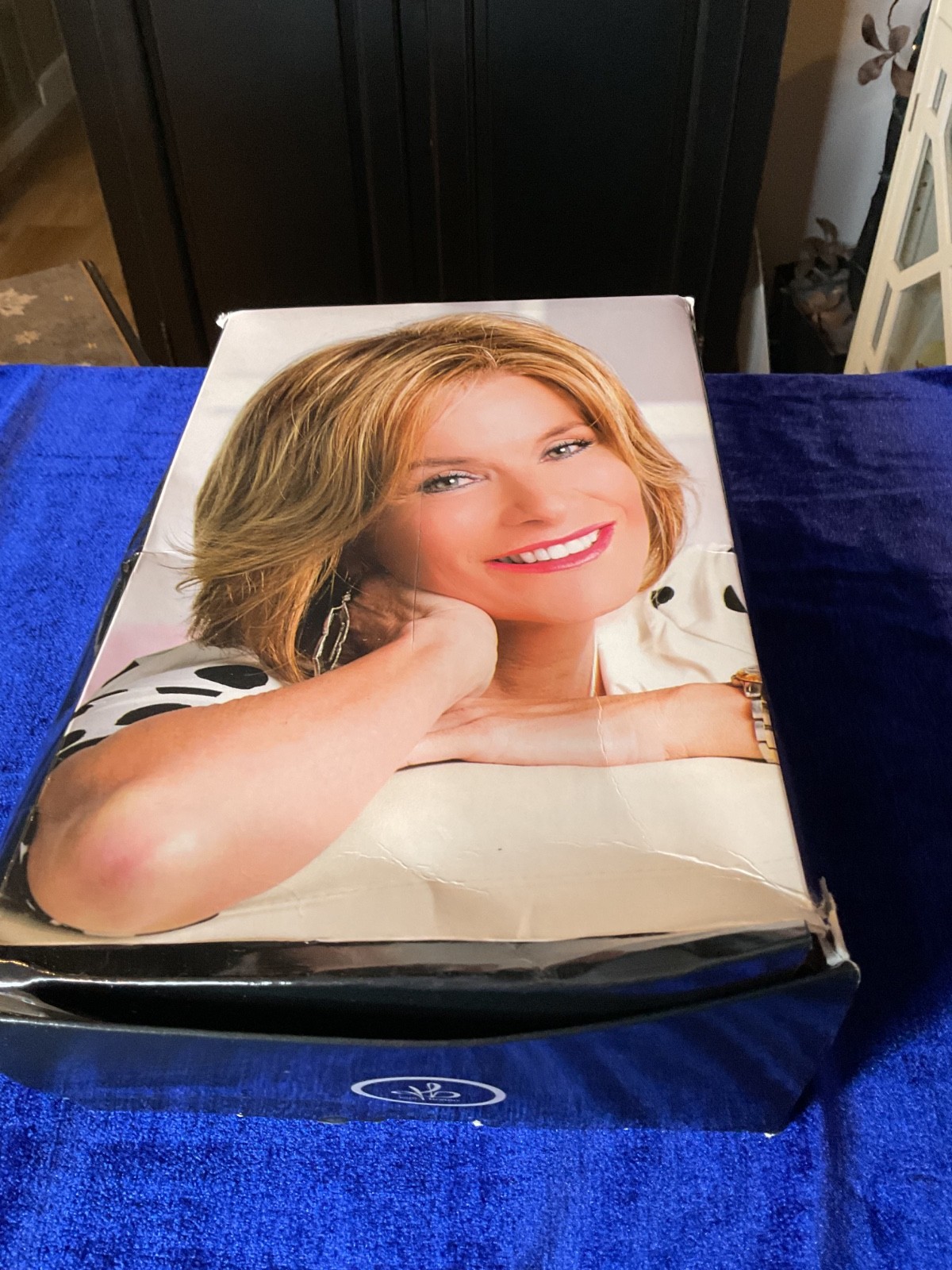Toni Brattin – 360 Beachy Wave -platinum Blonde – BRAND NEW WITH TAGS AND BOX