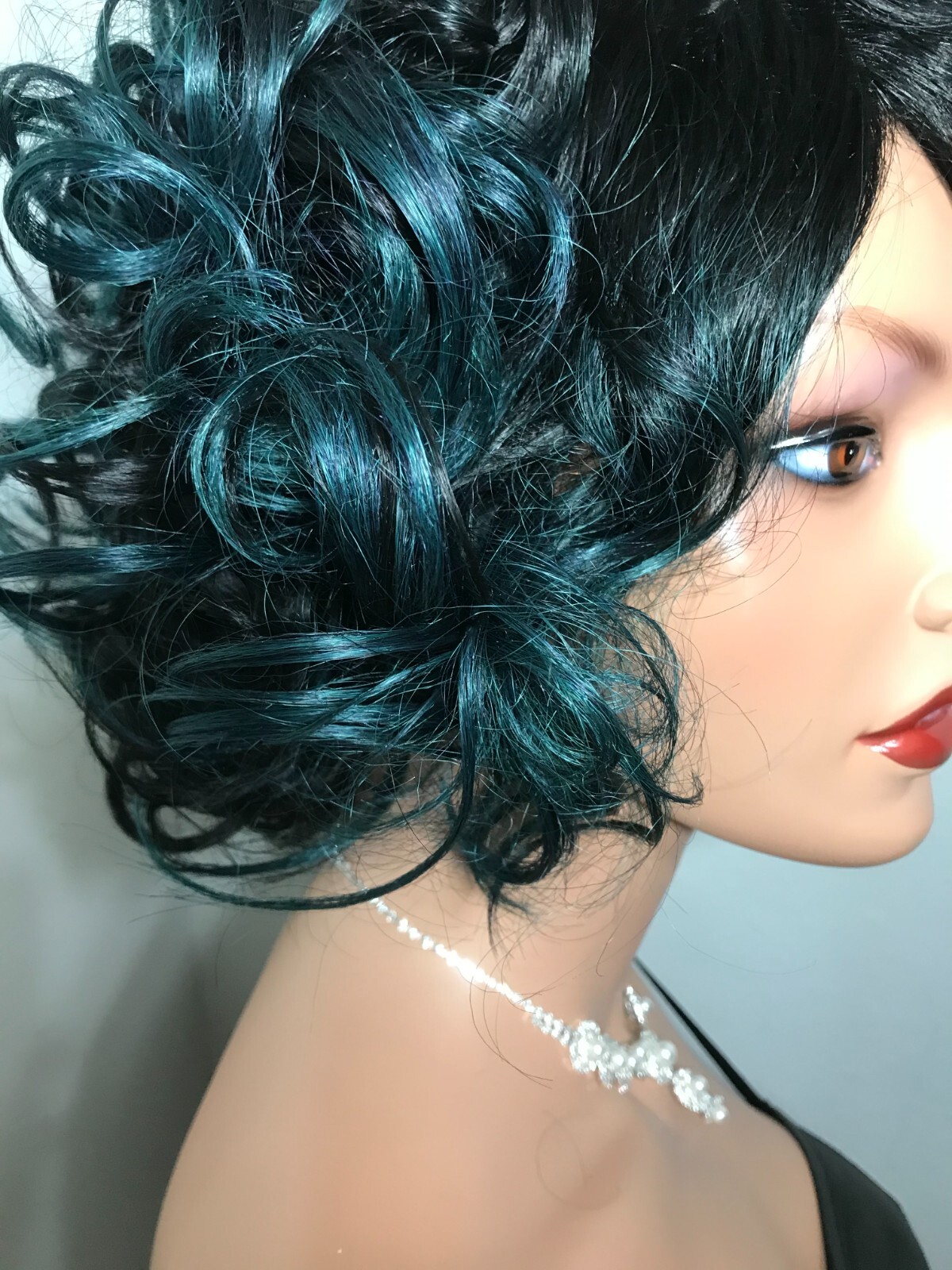 NWT Quick And Easy New Born Free High Heat Emerald Blue And Black Curly Wig