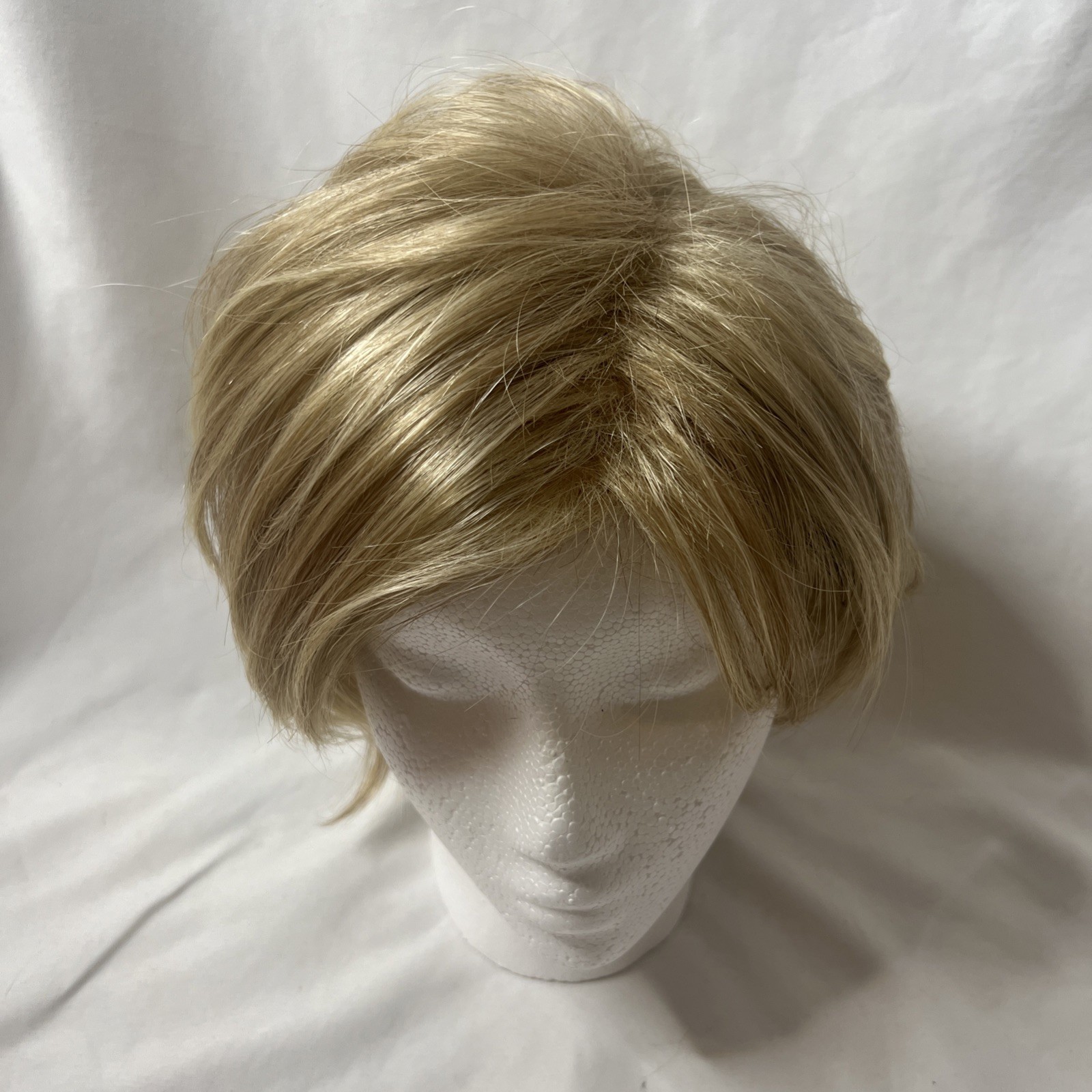 Estetica Designs Renae R16/88H Wig Honey Blonde Light Ash Blonde Classique