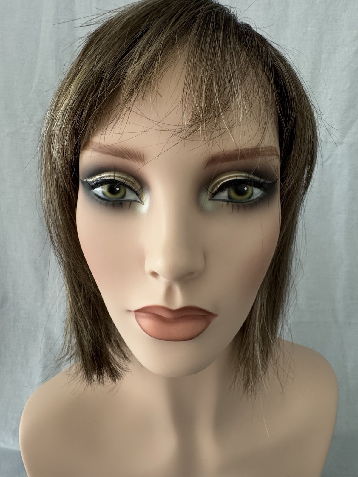 ENVY CARLEY WIG HONEY BREEZE COLOR HAND TIED TOP BNWT STUNNING COLOR