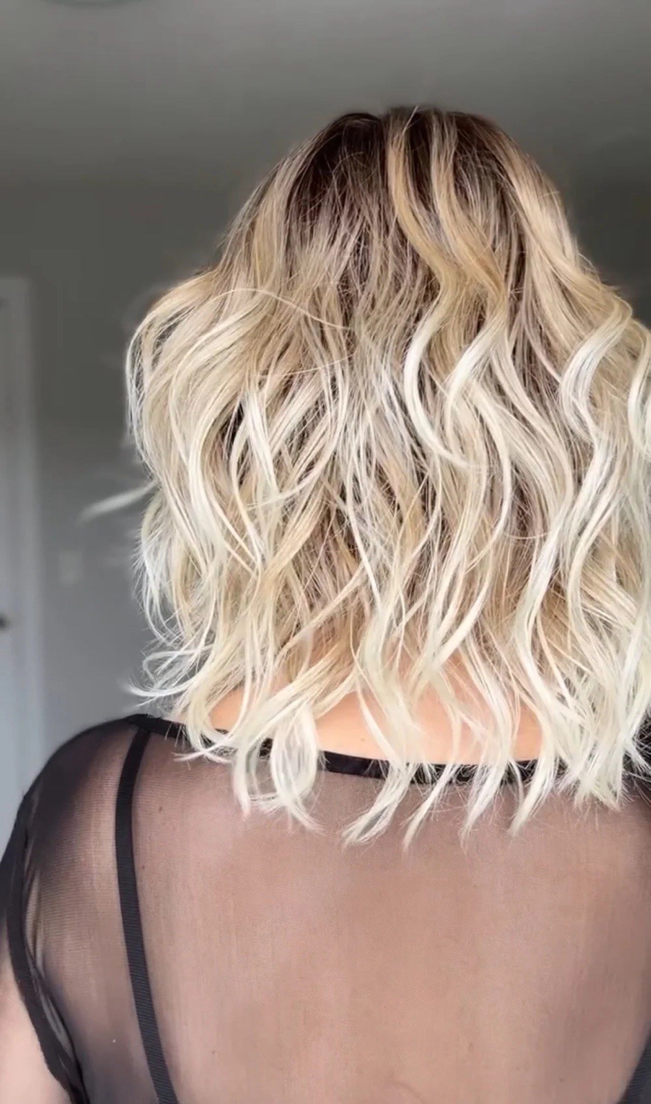 Amore Rohan Wig Sea Salt Blonde Rooted NWT