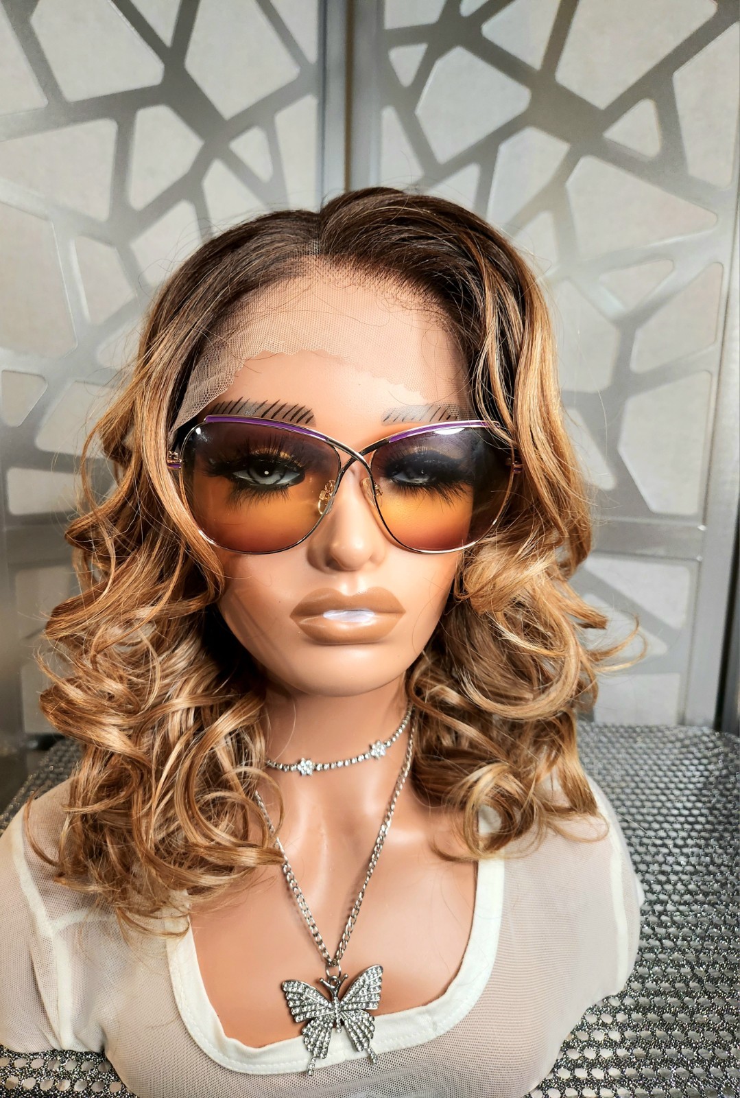 Ombre Strawberry Blonde Curly Wig Freeparting 13×4 Lace Human Blend Loose Wave