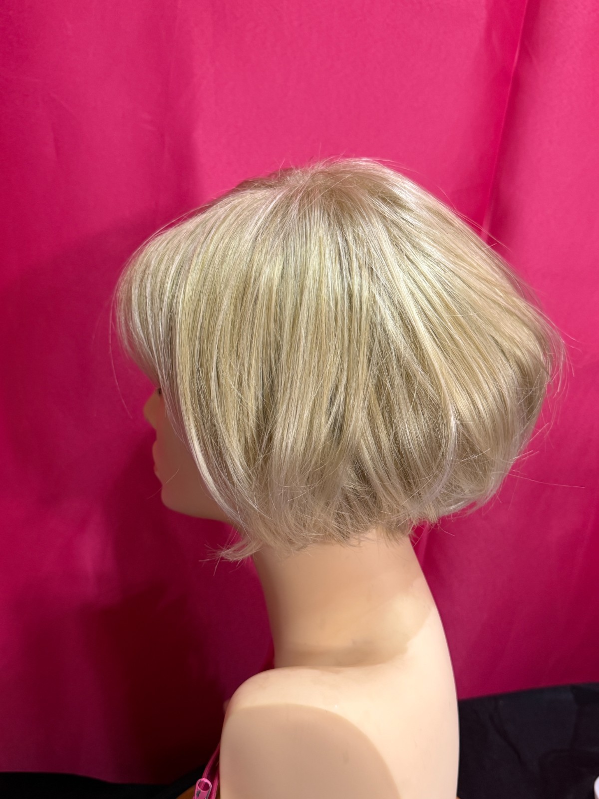 Godiva’s Secret Wigs “Carly Wig” Creamy Blond
