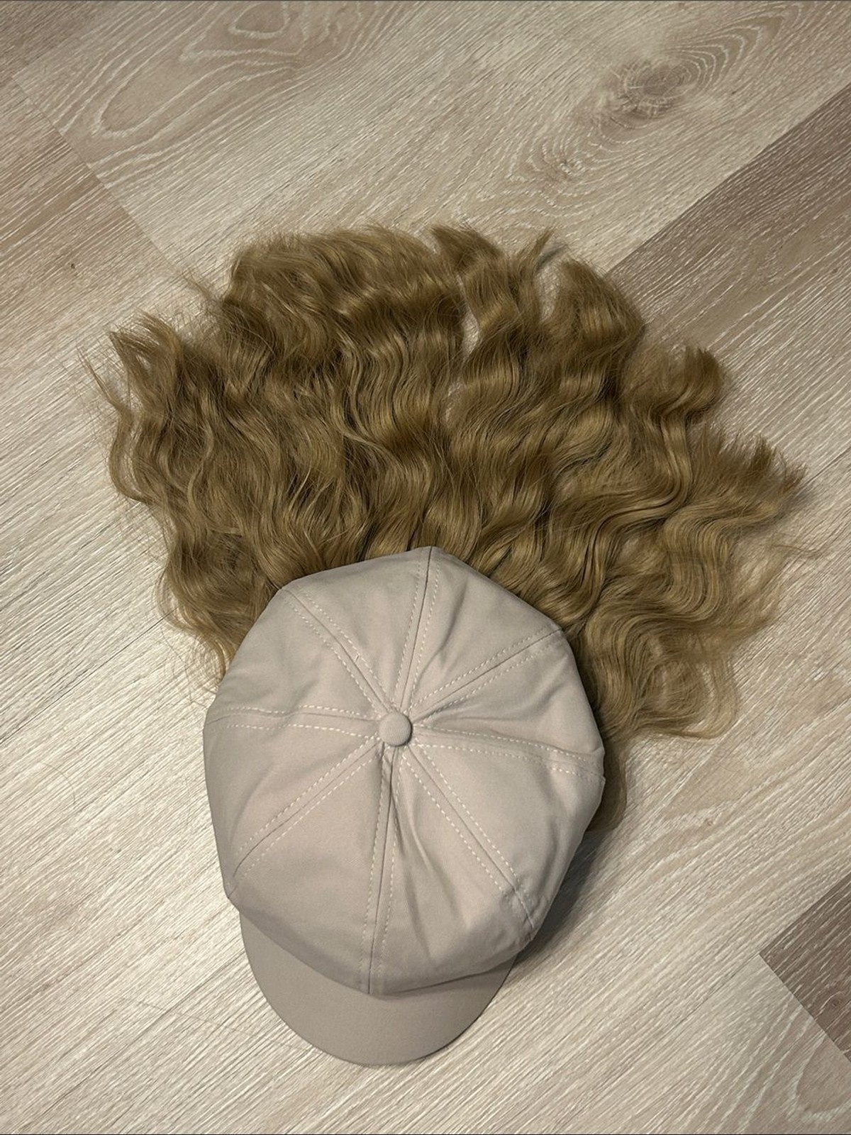 Beige Newsboy Cap Medium Length Golden Blonde Wavy Wig