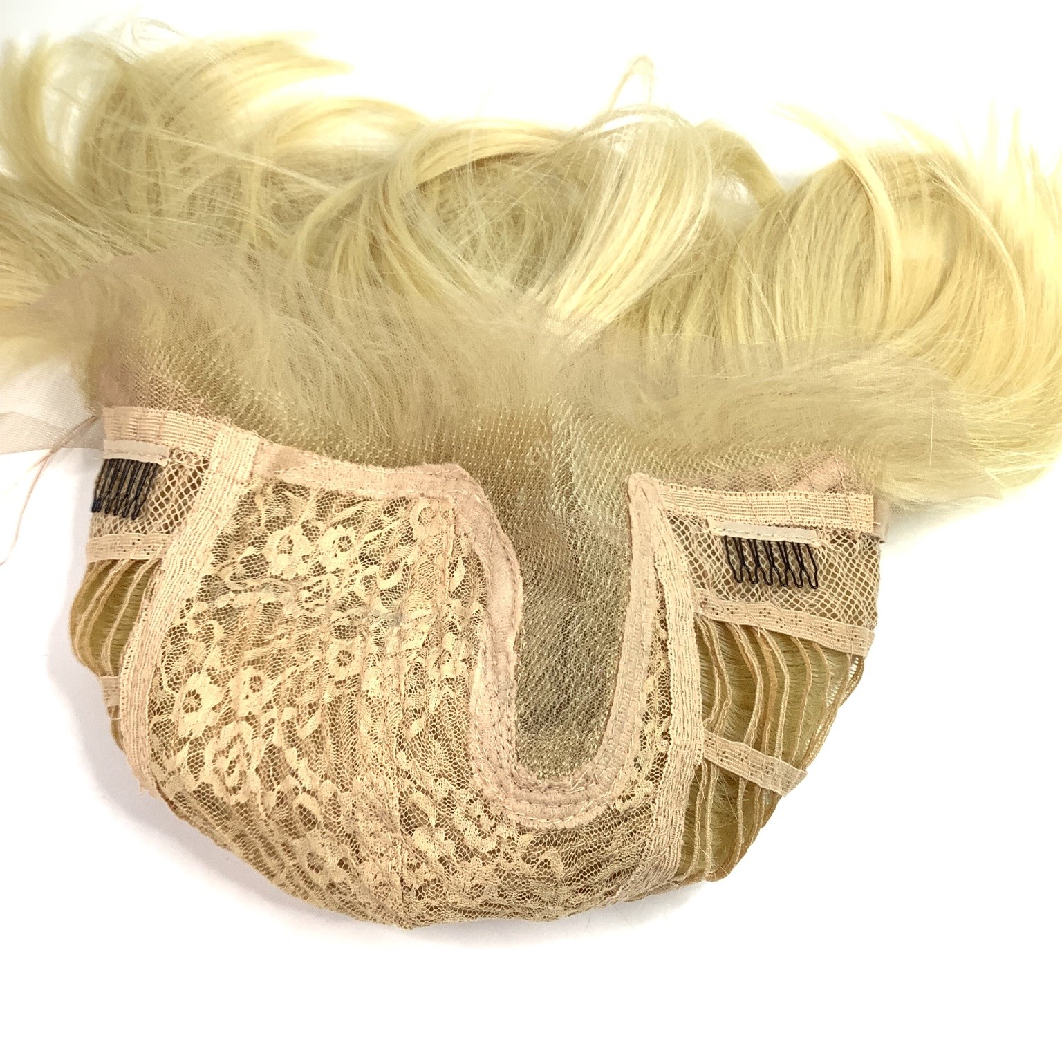 Outre SleekLay Part PERI Lace Front Wig 10″ Color 613 Blonde