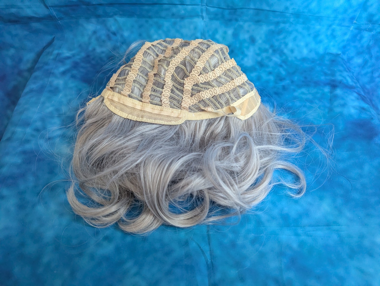 Sallcks Grey Silver Wig With Bangs Chin Length Heat Resistant NWT