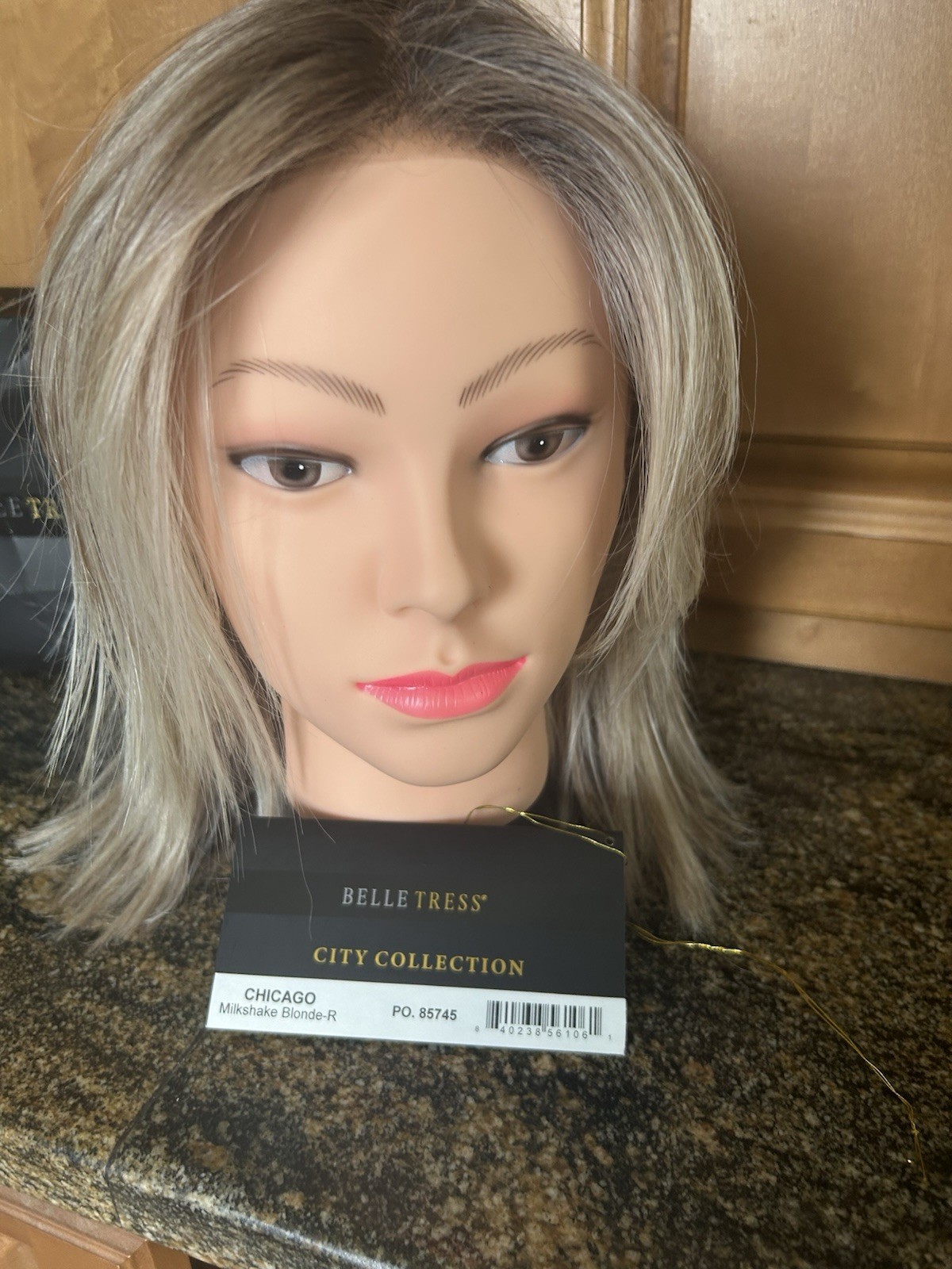 Belletress Wig Chicago Milkshake Blonde-R Preowned