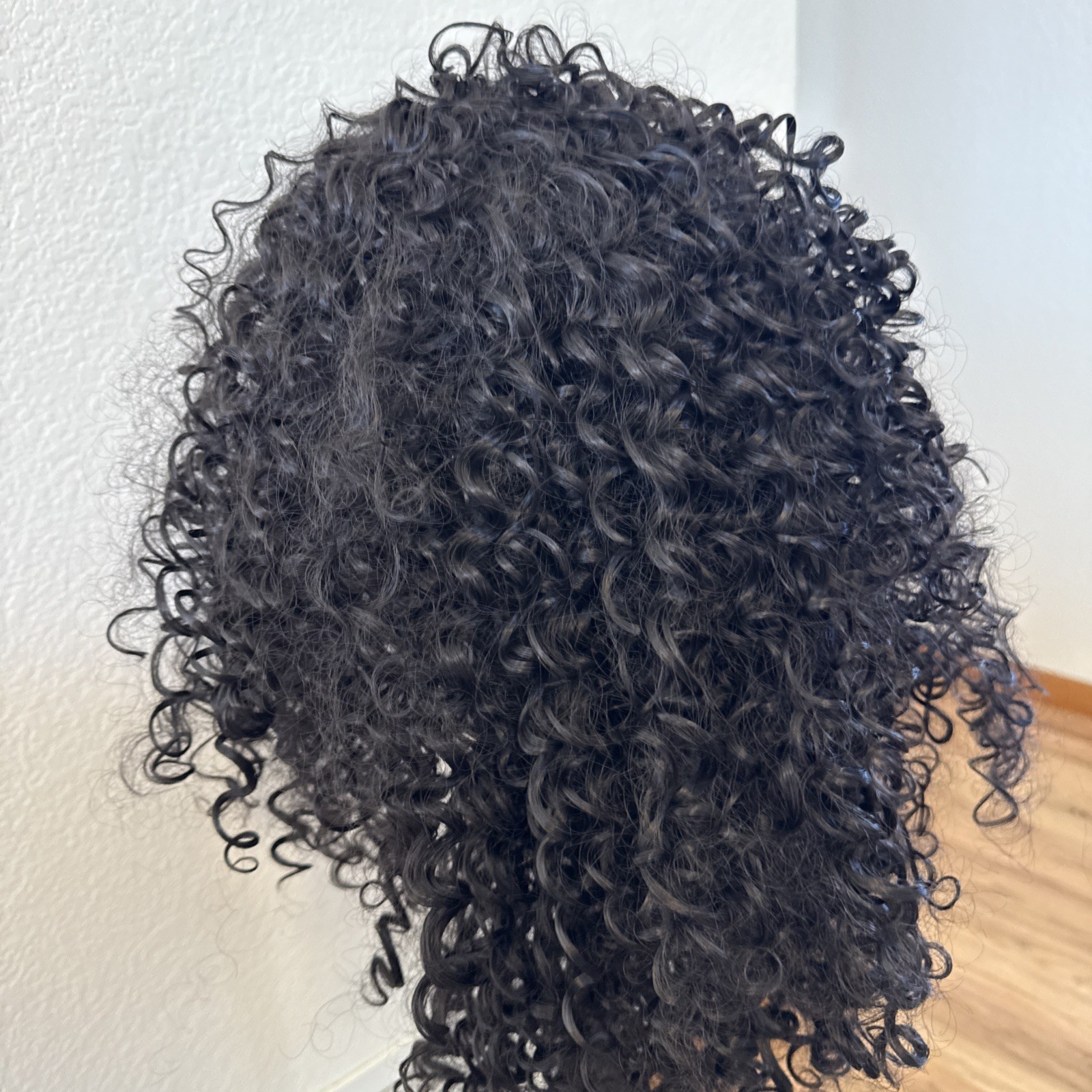 Kinky Curly Long Lace Cap Black 26”Synthetic Big Hair. Very Nice 79
