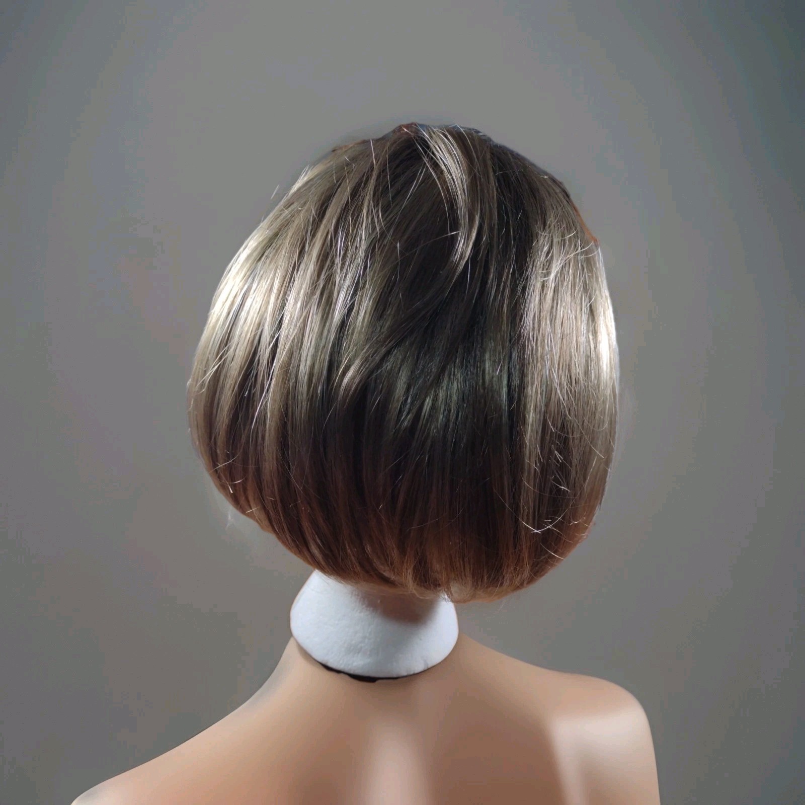 Estetica Designs Wig Classic Collection Style Ellen RH1226 RT4 Pure Stretch Cap