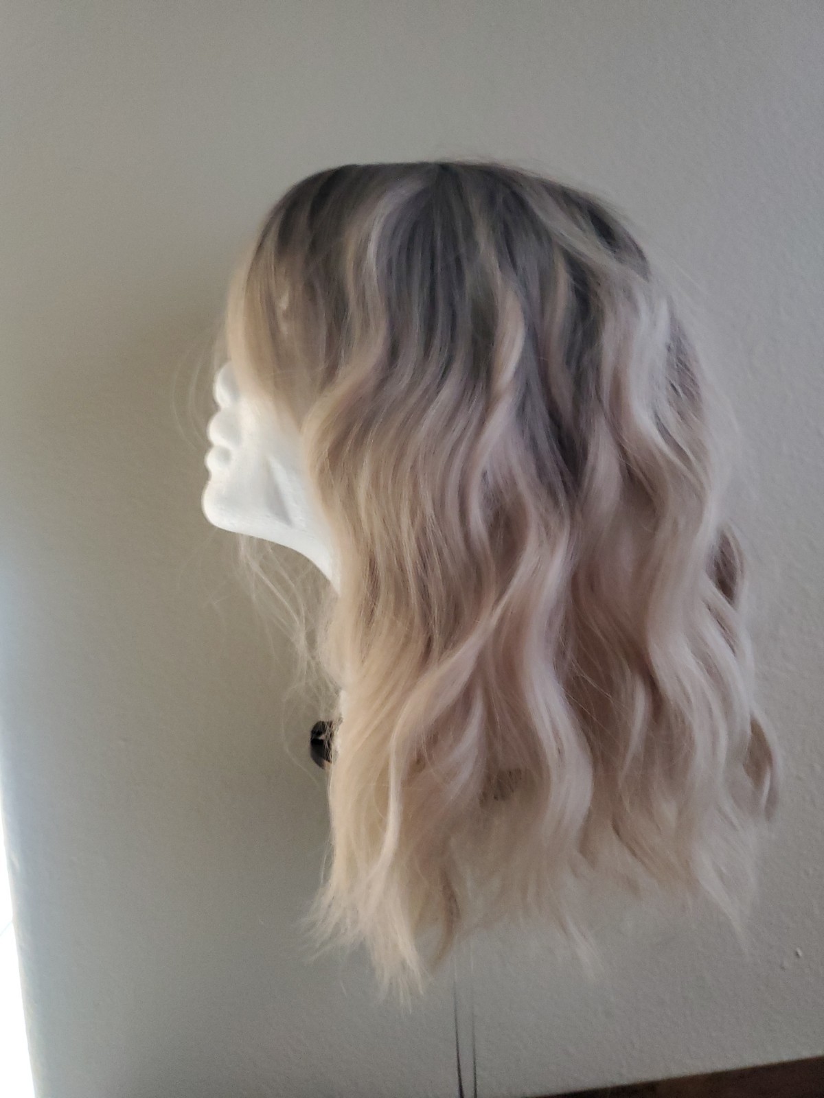 16 Inch Blonde Wavy Wig Dark Roots And Bangs
