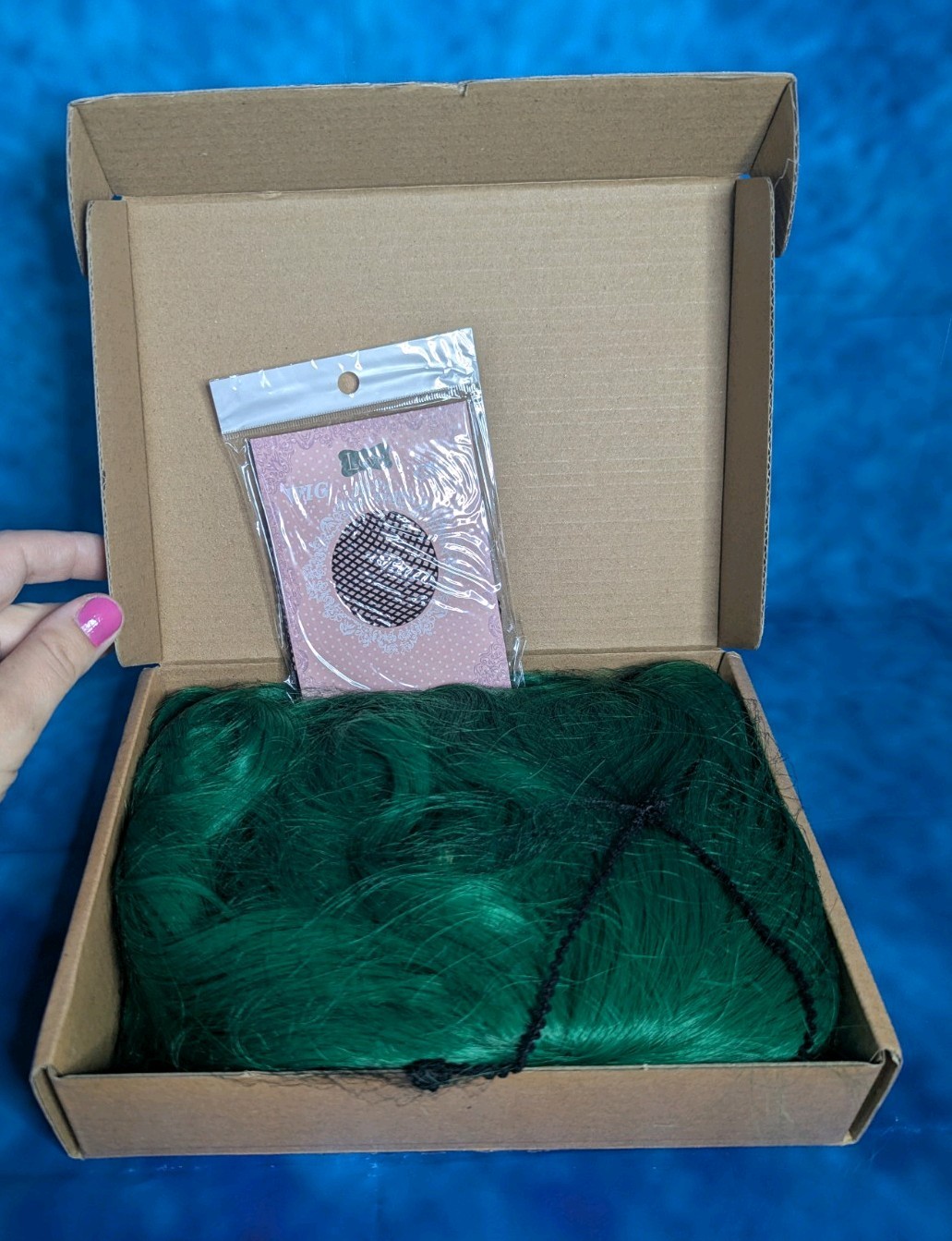 Wavy Green Cosplay Party Halloween Wig With Bangs Adjustable Wig Cap NIB Mildiso