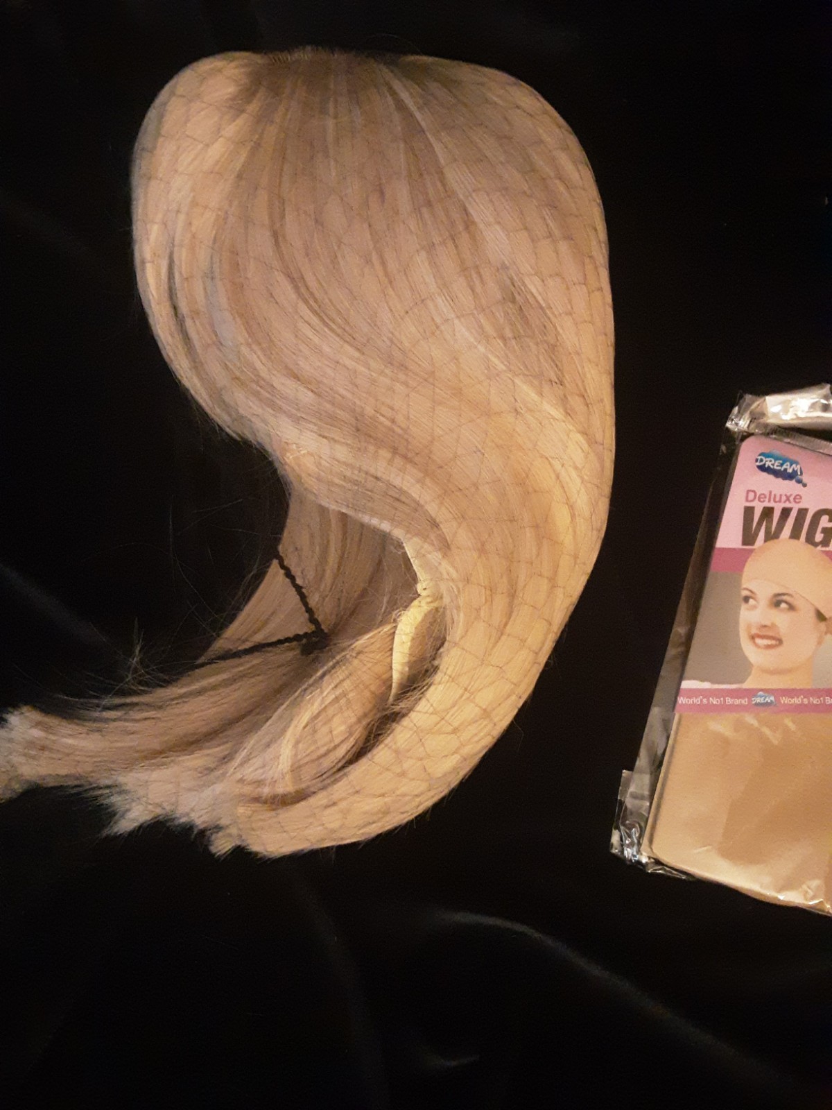 “Dream” 2-Pc. Deluxe Wig Cap Plus 12″ Light Ash/Platinum Blonde (60A) Wig NWT