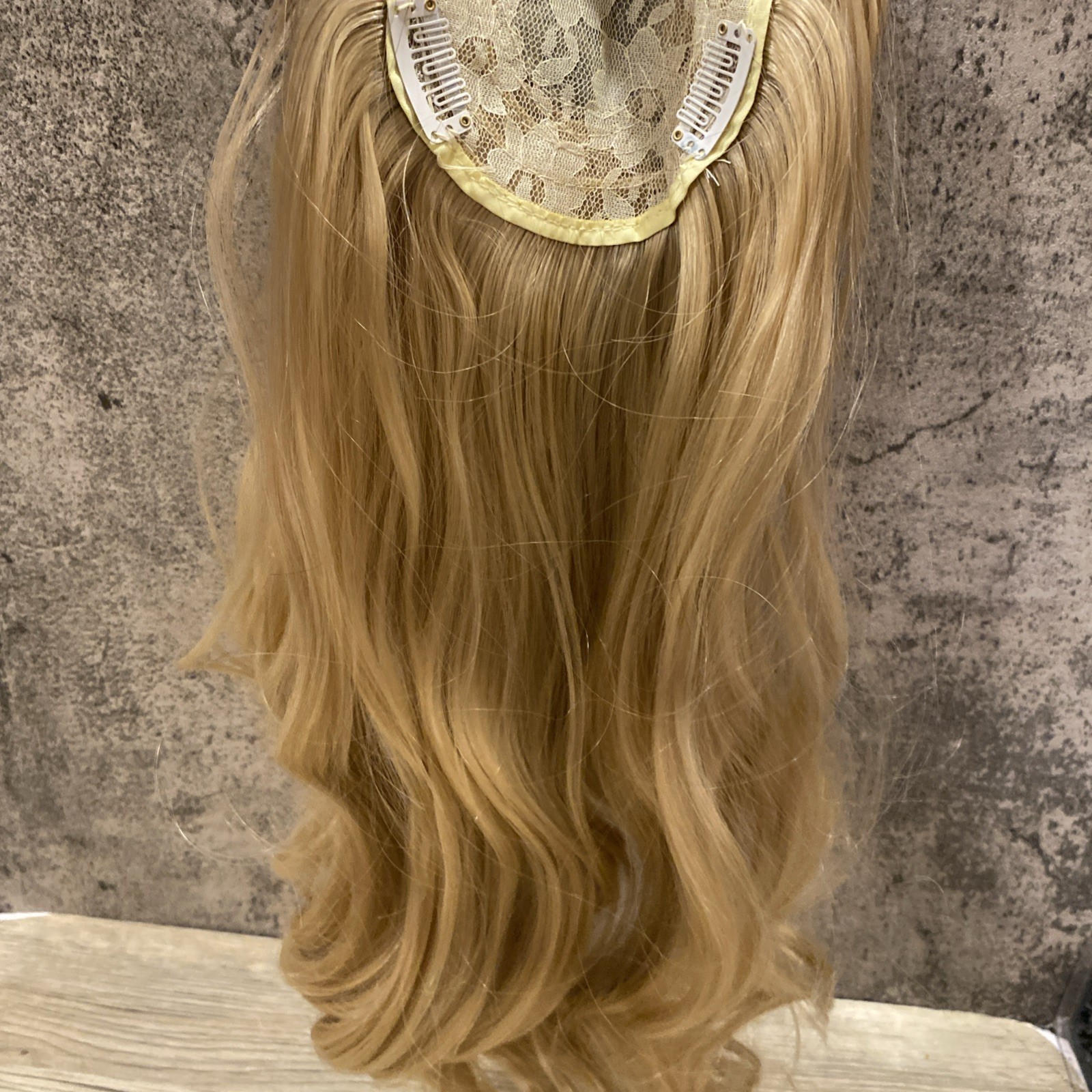 Long hair synthetic topper blonde wavy hair -brown roots- No Bangs rooted blonde