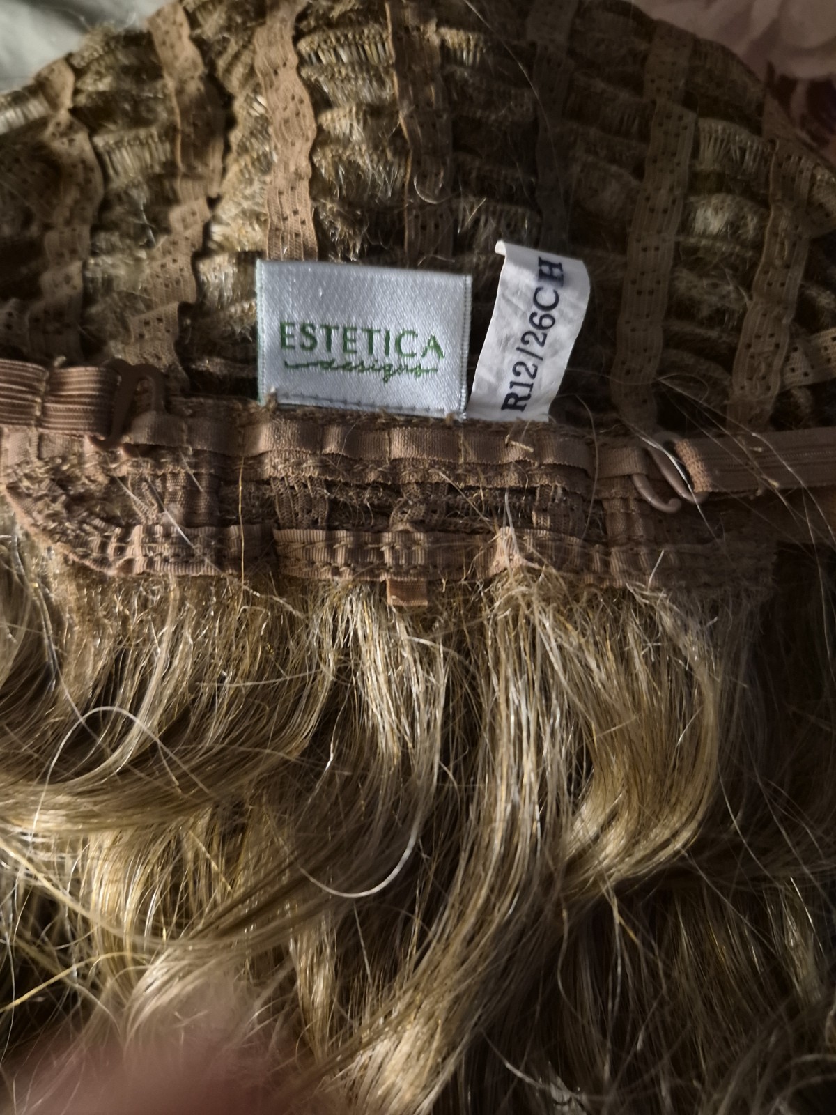 Estetica R12/26CH Light Brown Blond HL Wavy Synthetic Wig Average Cap WomenOCEAN