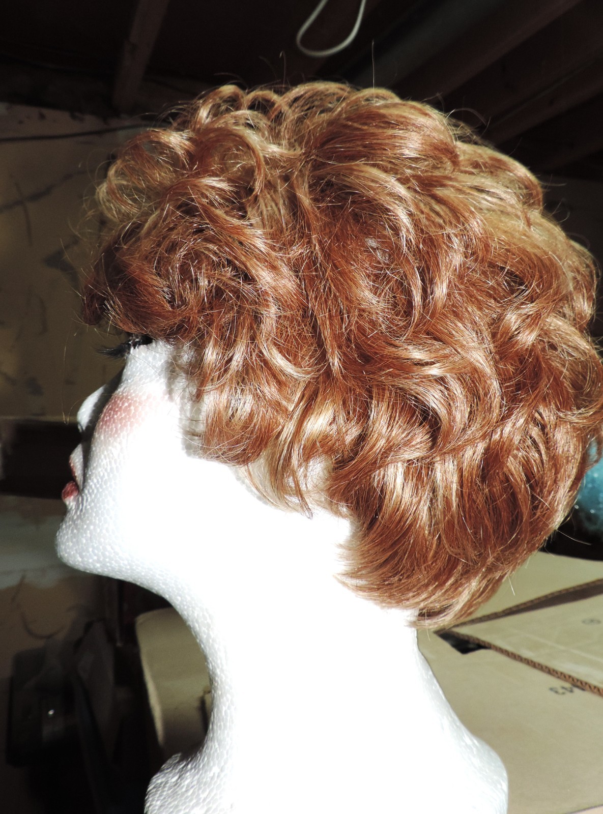Beautiful golden blonde (reddish) shag wig!