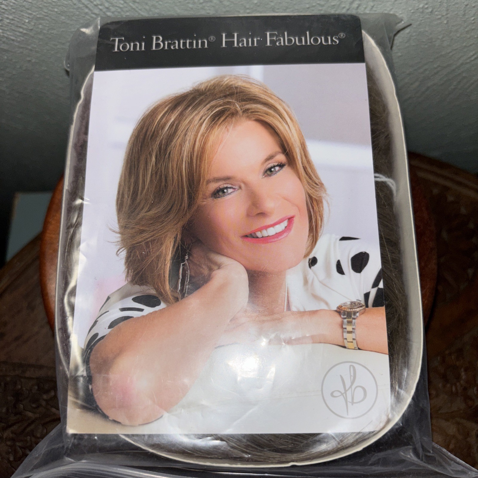 NEW Toni Brattin Fabulous Wig “Brown Gray” Wispy bangs