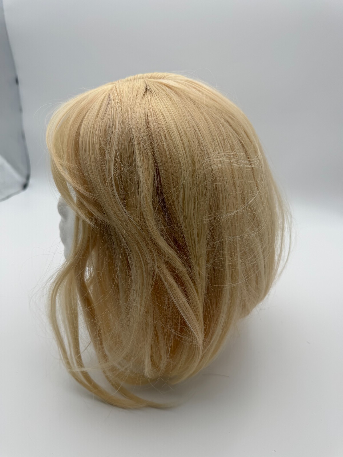 Short Blonde Layered Bob Wig