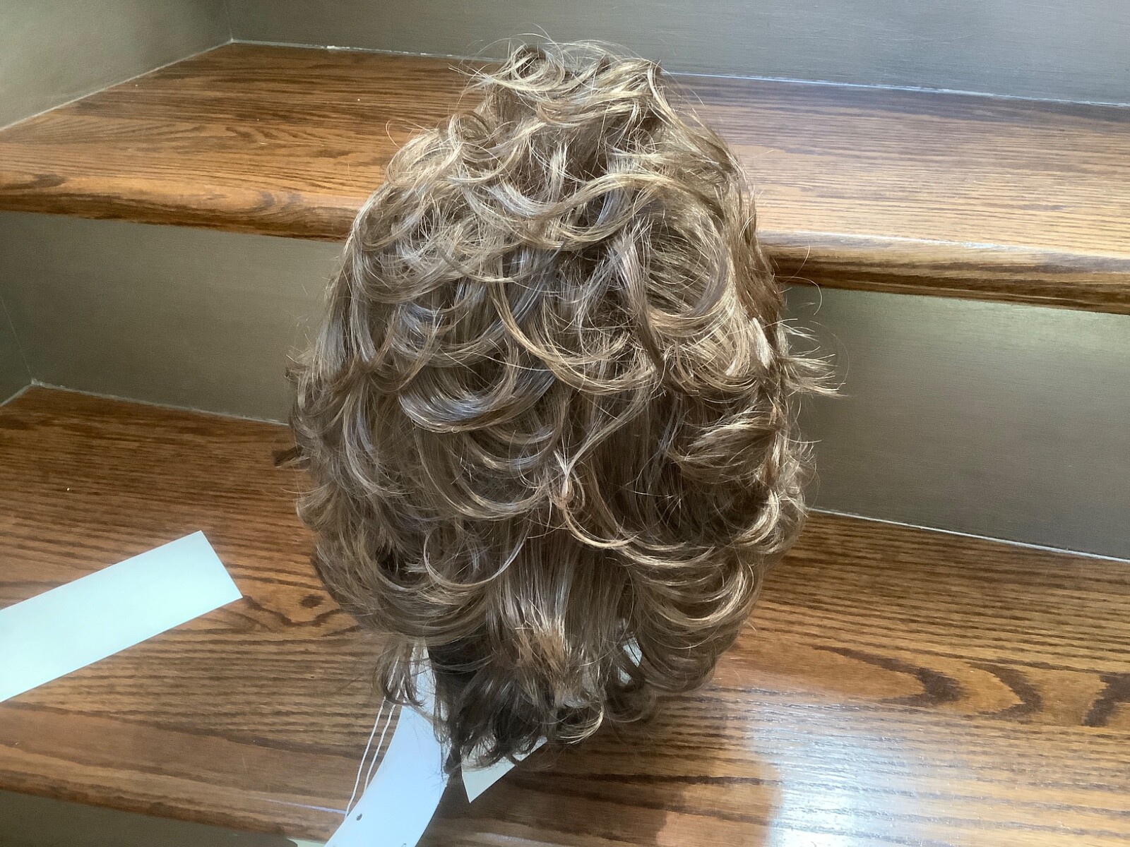 Wig Shop Women’s Style: Julia-A Color: 8/12A M4327 Brown Short Sassy Wavy NWT