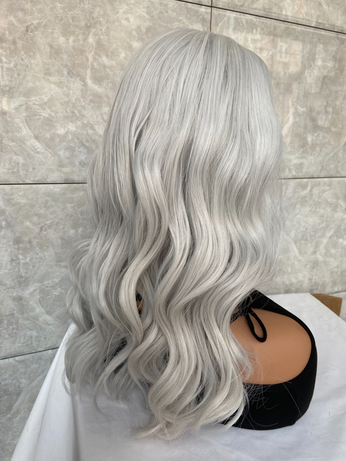 All-over Natural Silver-White Synthetic Straight Hair Women Capless Wigs 20 Inch