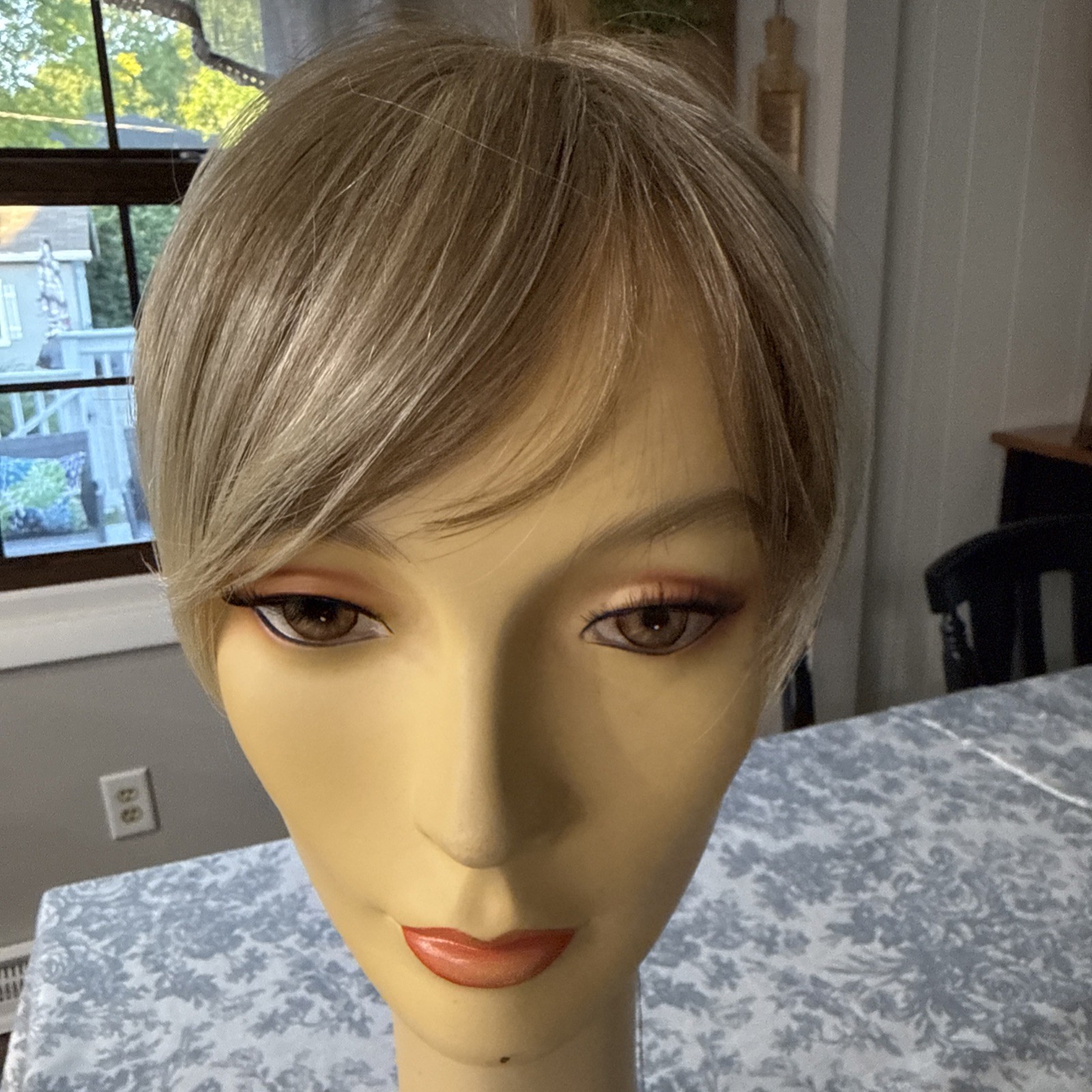 Hairdo, by Hairuwear Angled Cut Wig Glazed Sand R16221S+