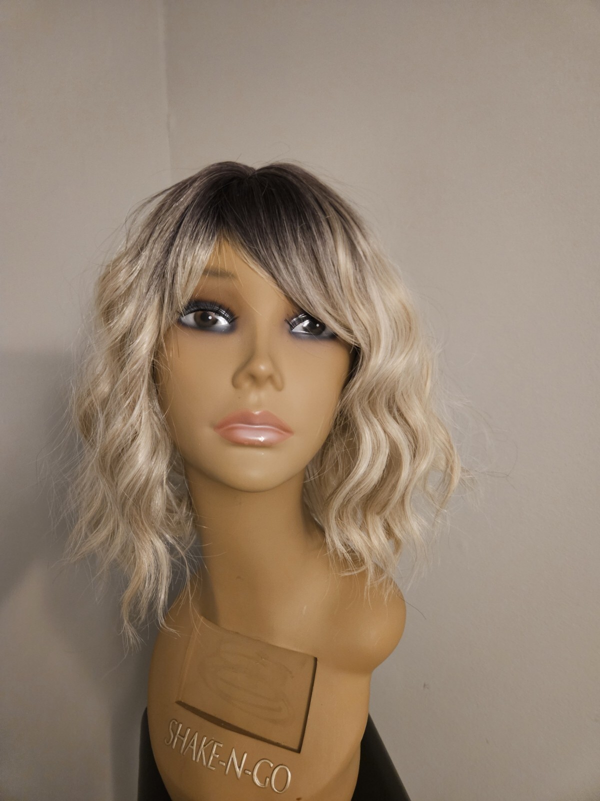NEW BANGS SHORT WAVY MIXED ASH BLONDE HAIR WIG DARK ROOTS HIGHLIGHTS