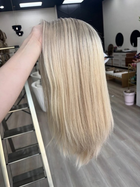 Straight Bob 13×4 Ombre Blonde Human Hair 13×4 Lace Front Wig for Women