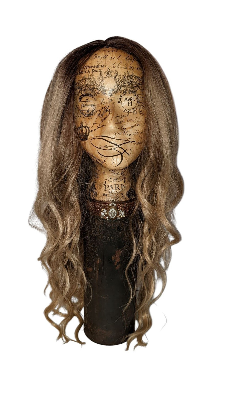 28″ Long Wig Wavy Natural Blonde W/Highlights Roots Heat Resistant New W/O Tags