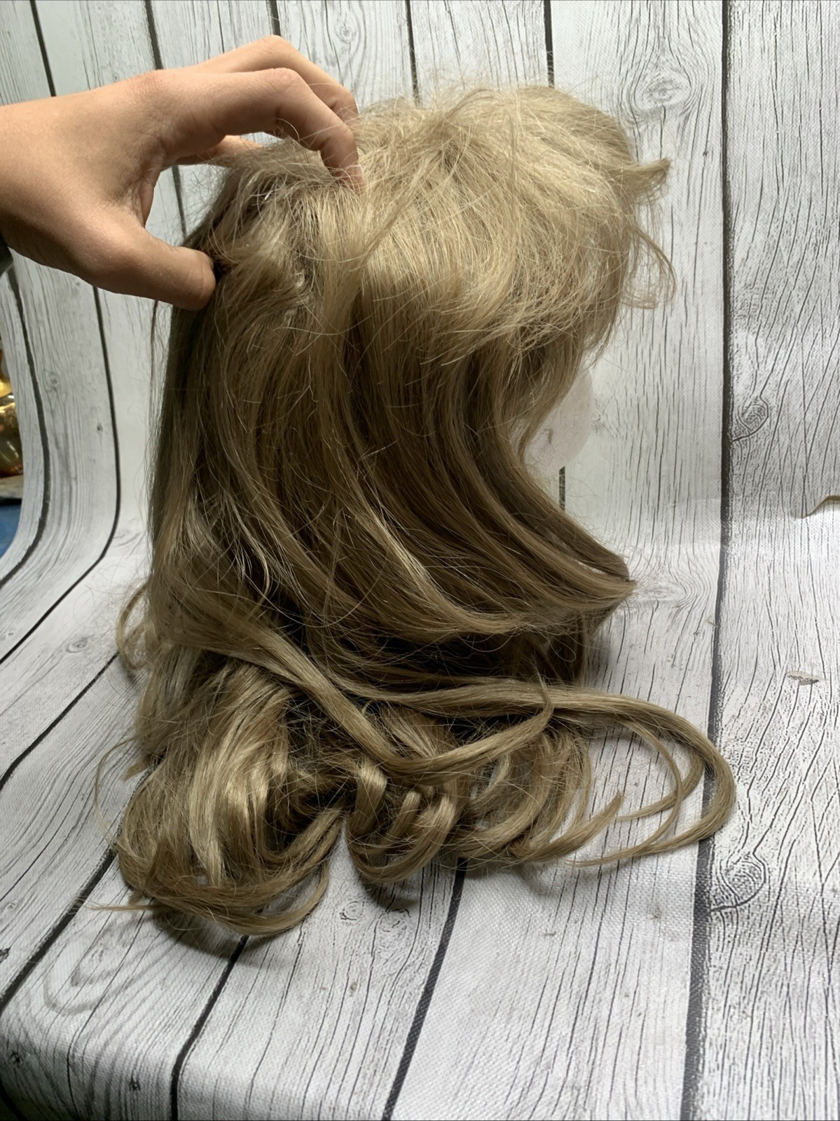 Elura Wig Blonde Short Hair 100% Modacrylic Wavy