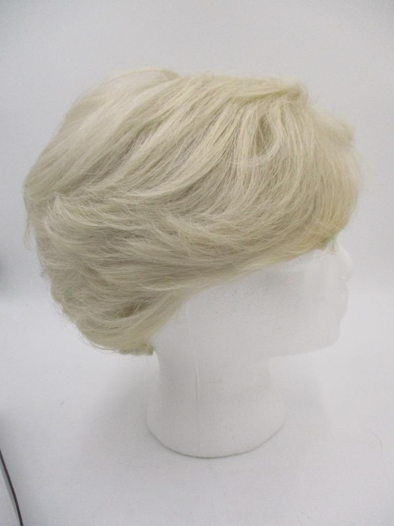 EUC TWC Basics Short Hair Synthetic Wig Blonde Size Average 21.5″- 22.5″
