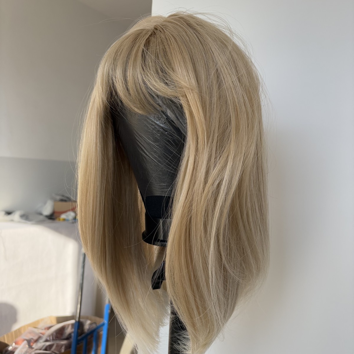 Straight Heat Resistant Synthetic Hair Gradient blonde Dress Up Wig With Bangs
